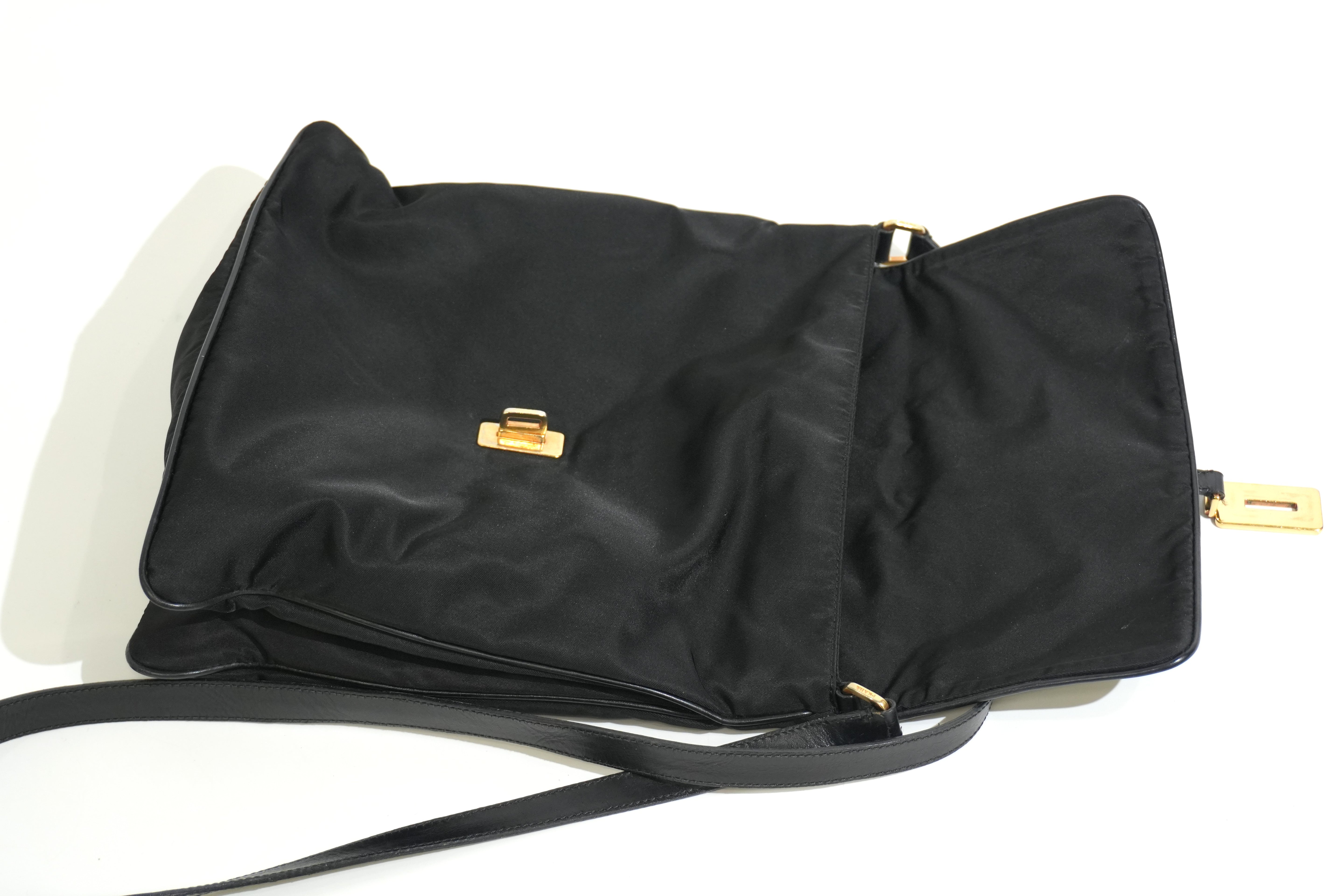 Pre-owned Prada Crossbody Navy Black