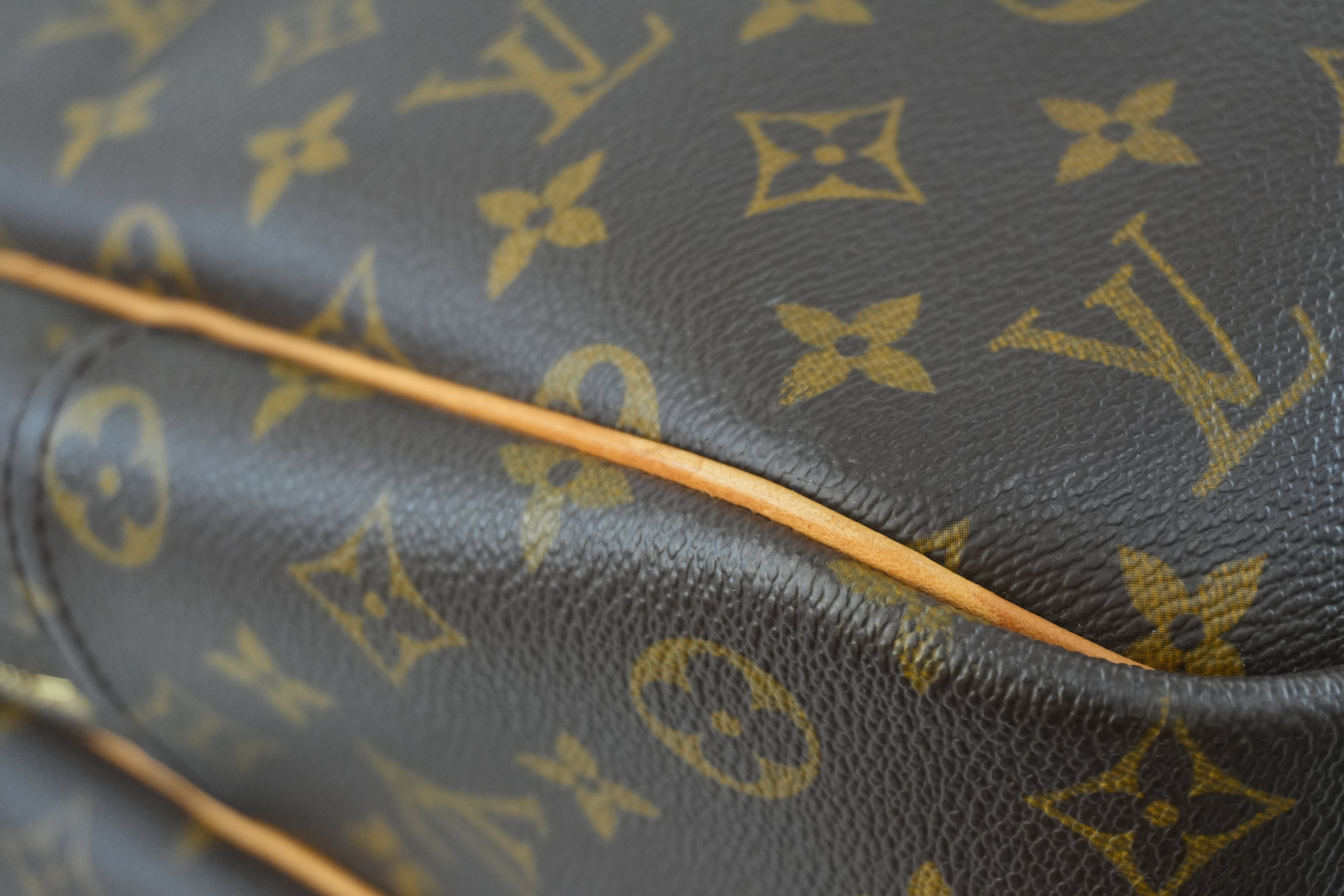 Louis Vuitton Monogram Alize 24 Used