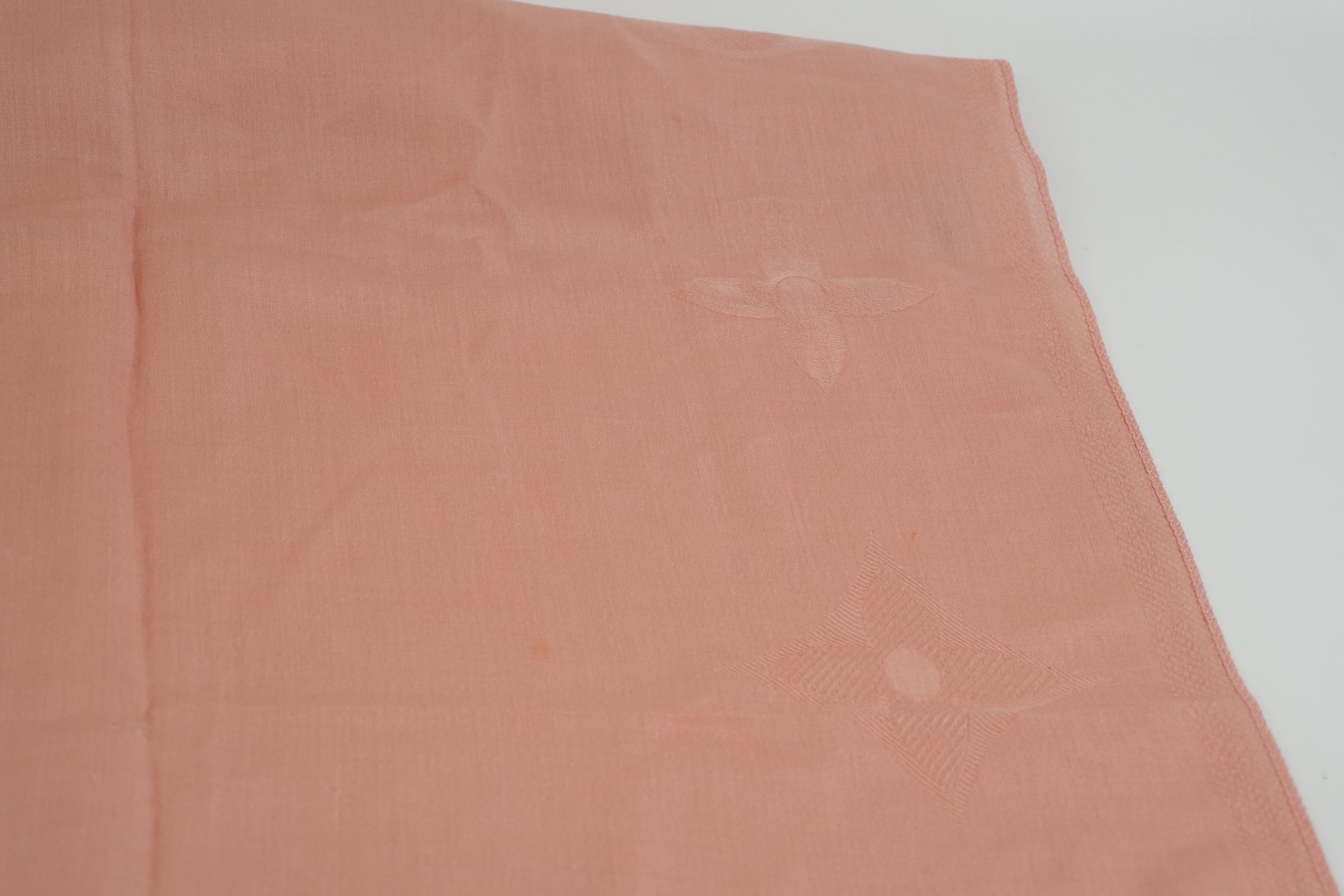 Pre-owned Louis Vuitton Shawl Pink