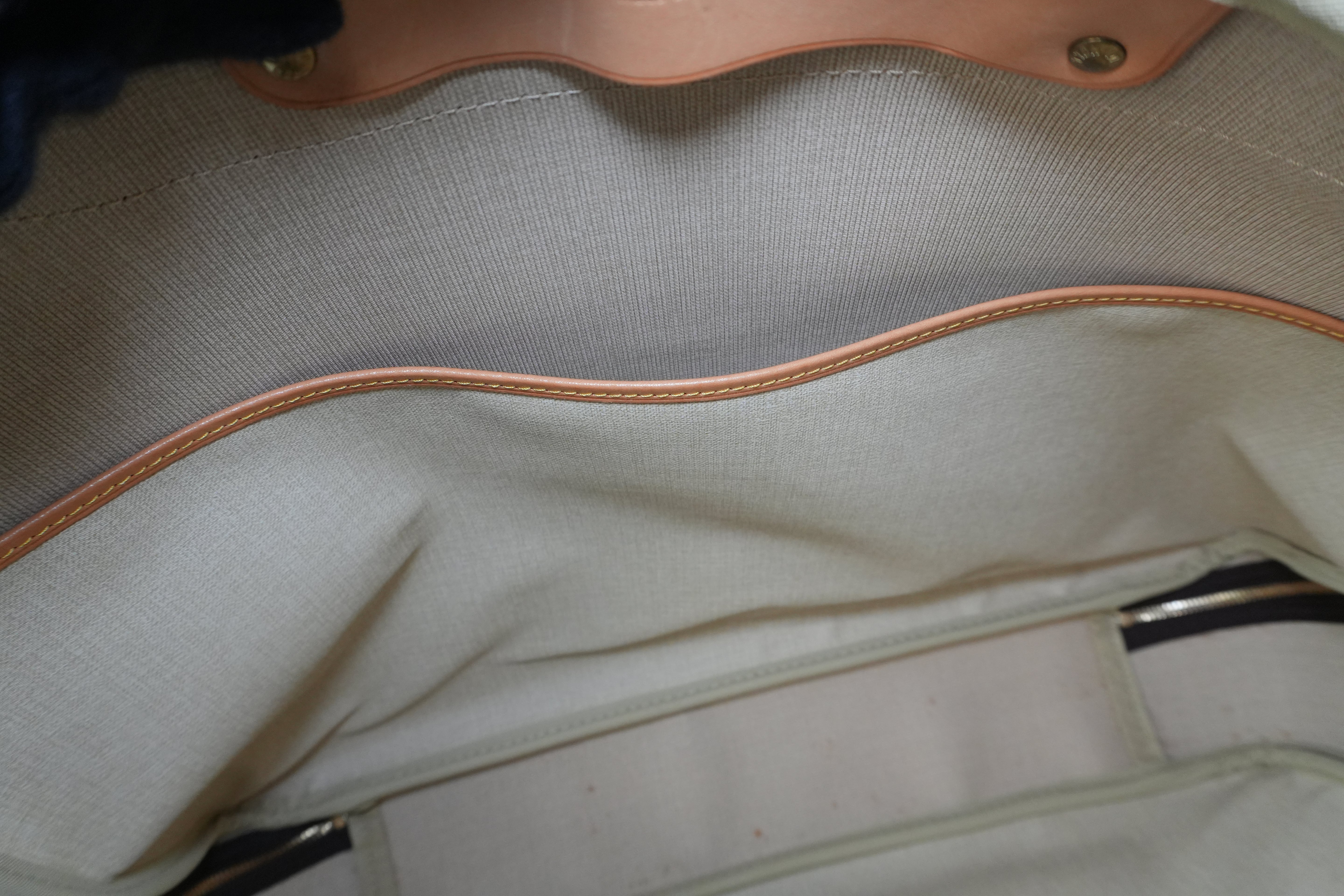 Louis Vuitton Monogram Alize 24 Used