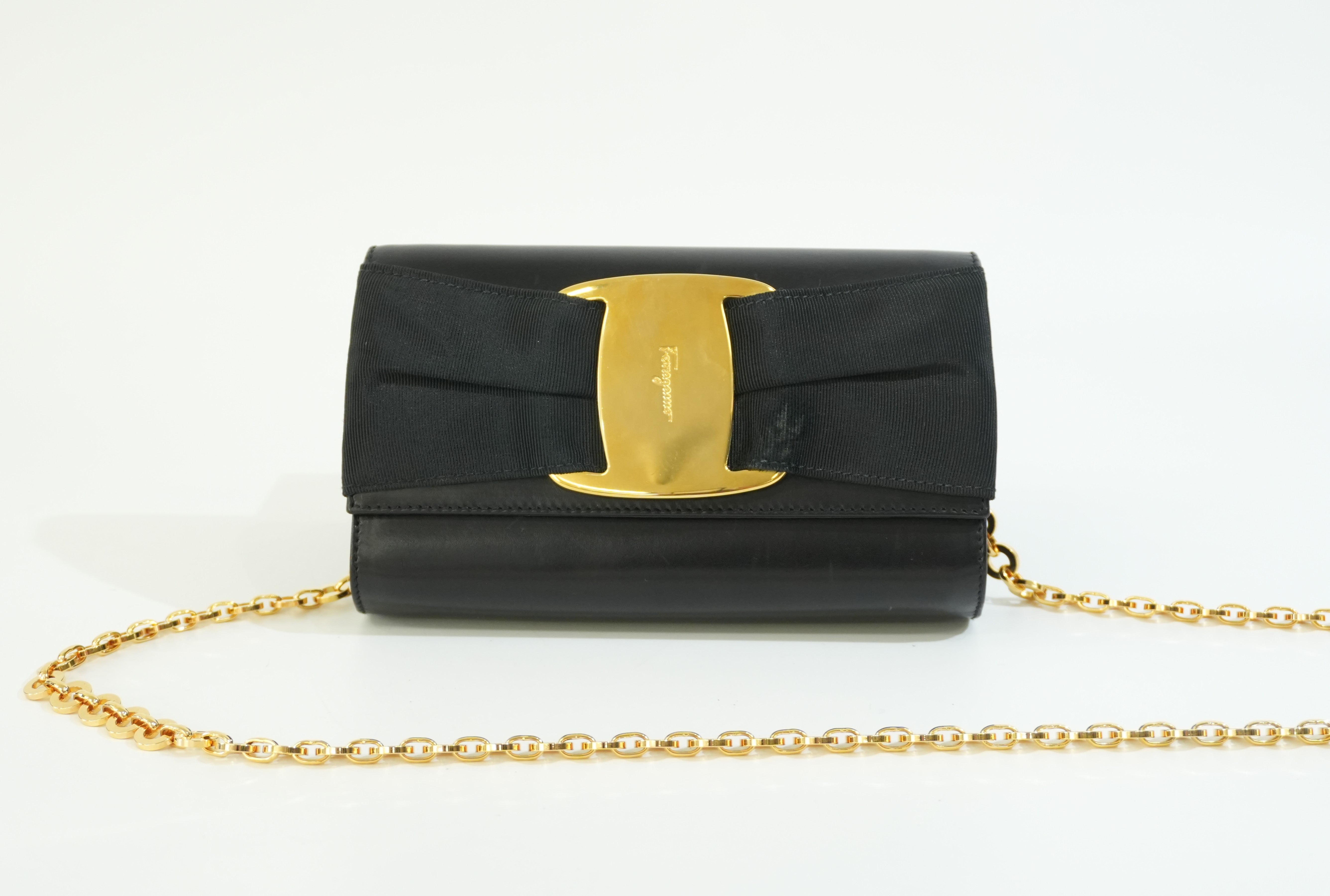 Pre-owned Ferragamo Ribbon Chain Crossbody Bag Black