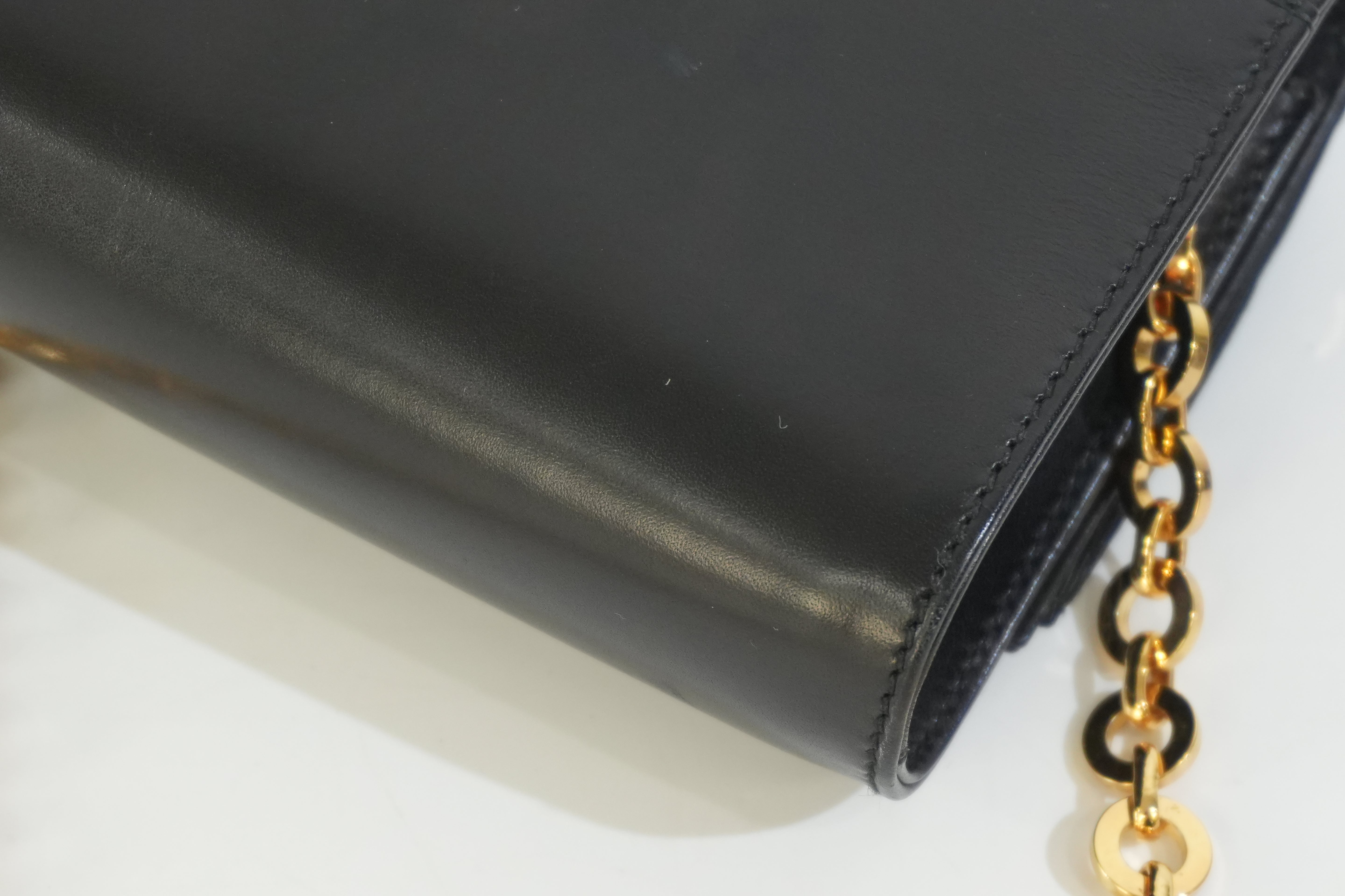 Pre-owned Ferragamo Ribbon Chain Crossbody Bag Black
