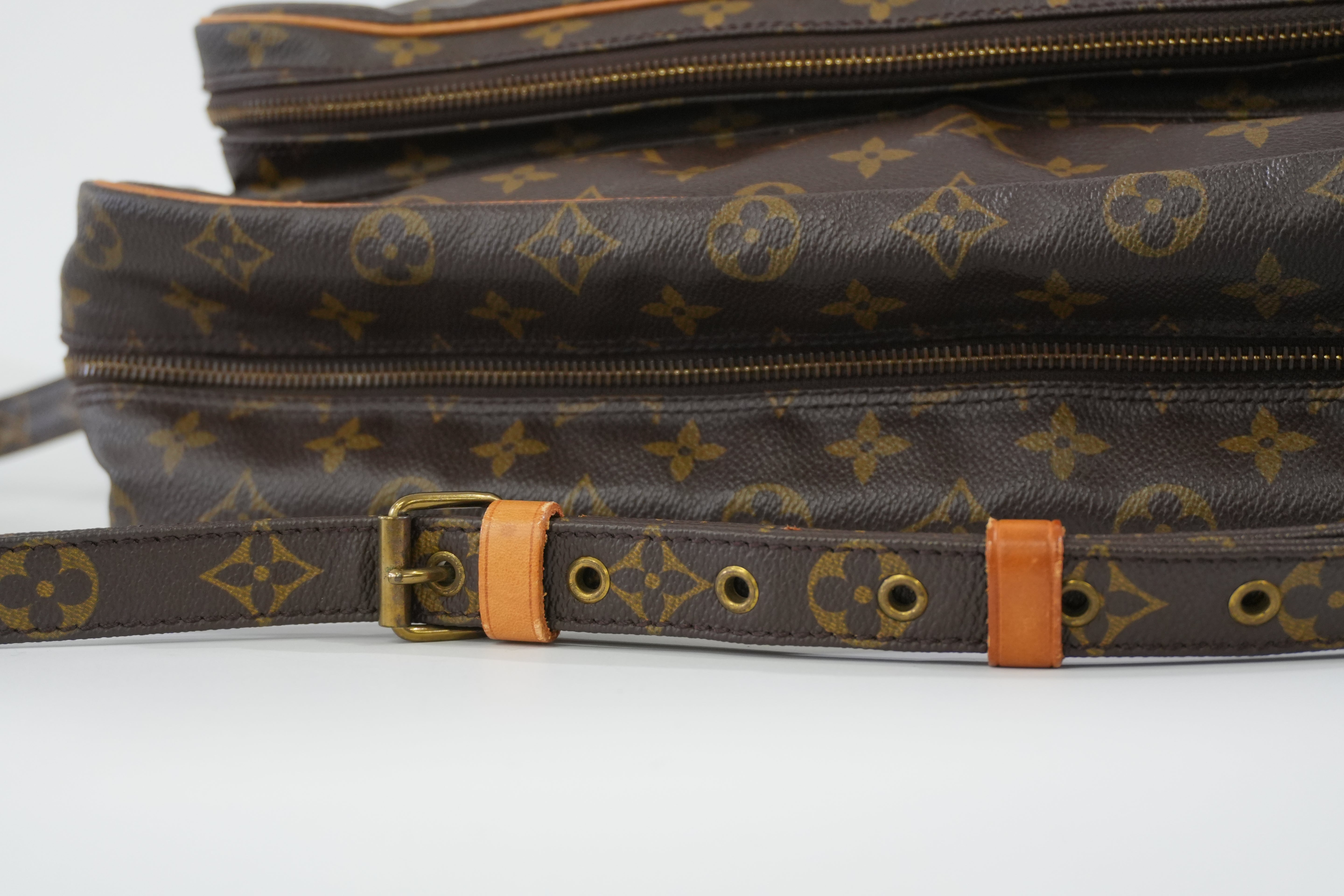 Pre-owned Louis Vuitton Monogram Nile Size 33 Shoulder Bag