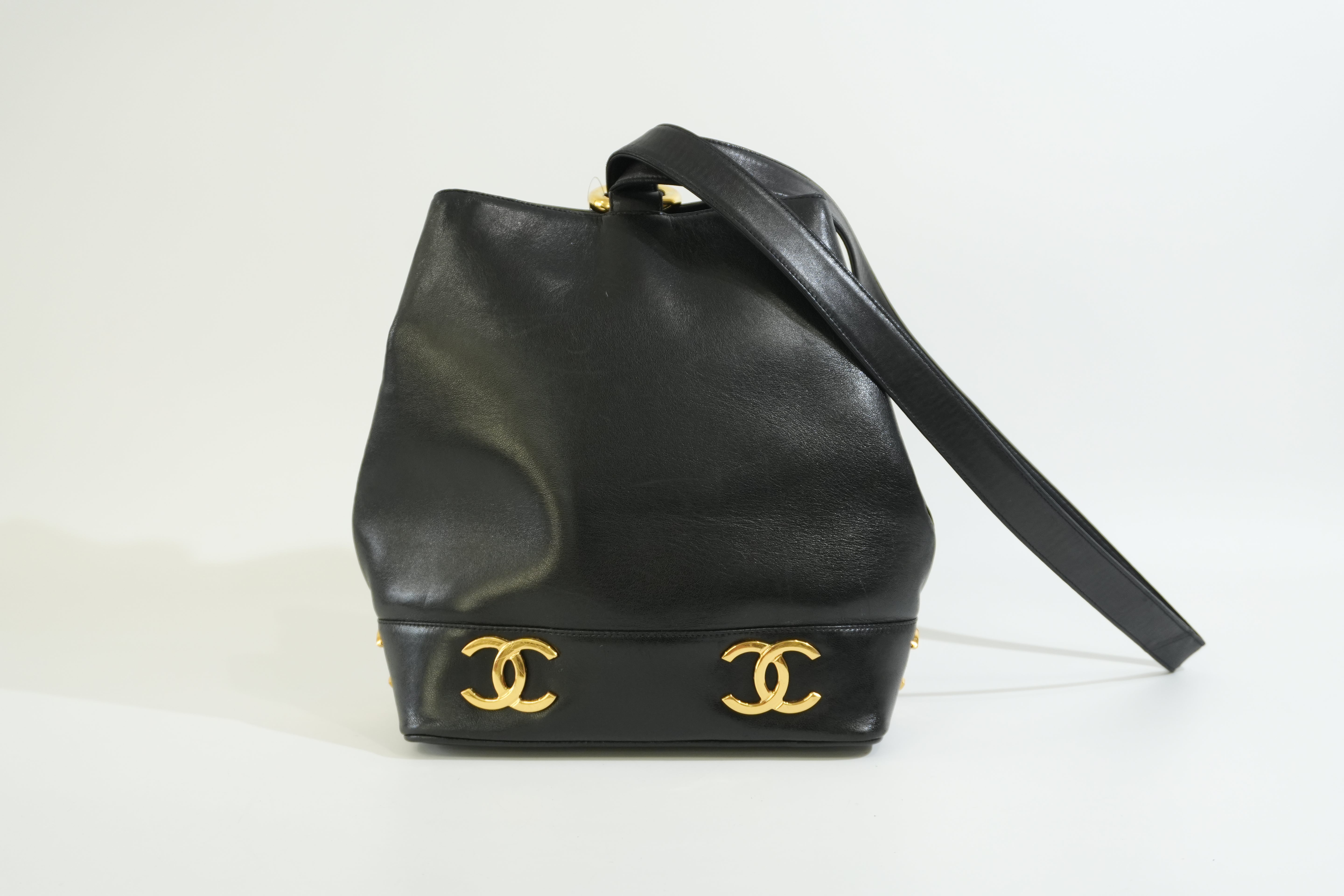 Pre-owned Chanel Bucket Shoulder Bag Black