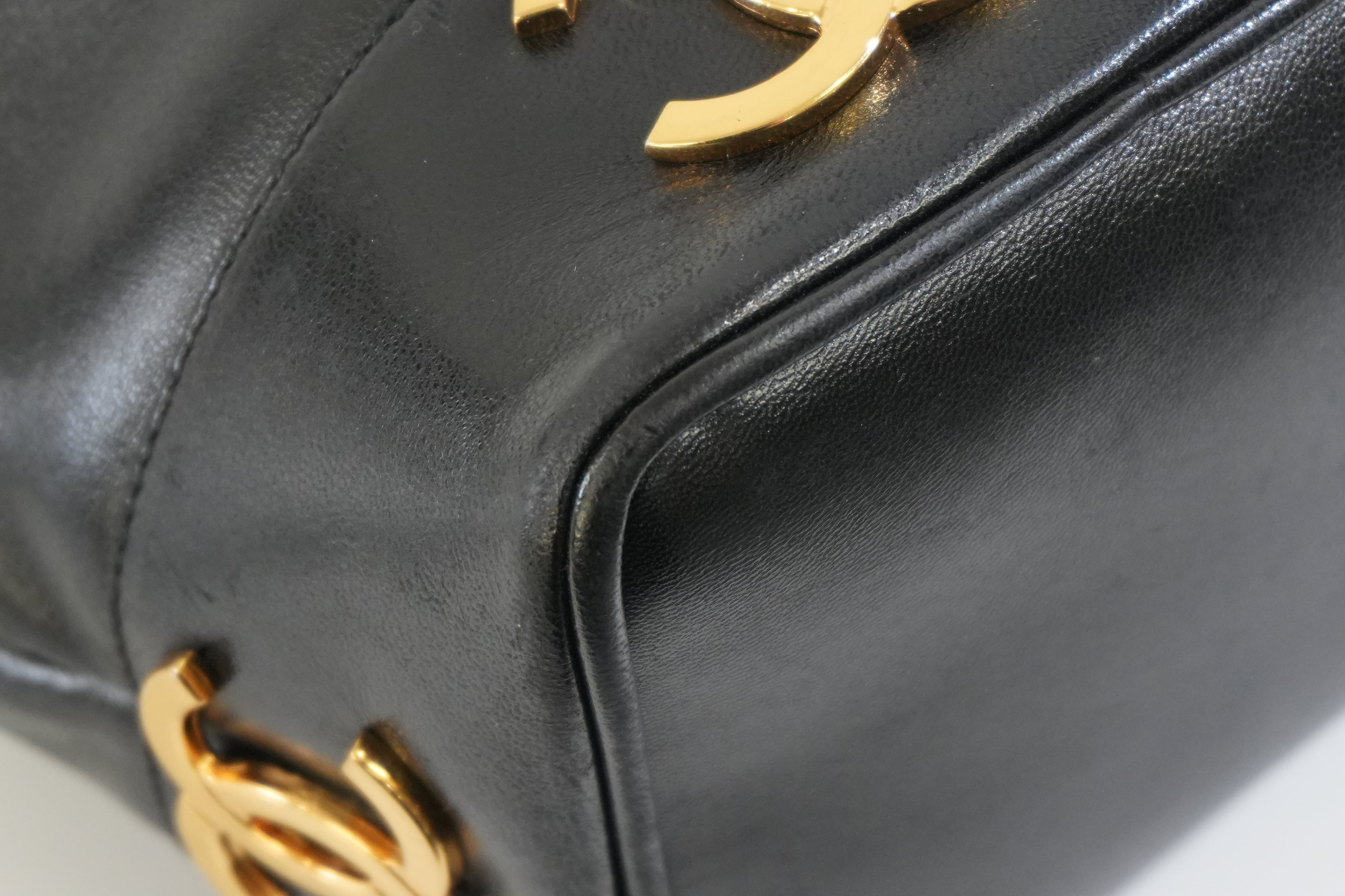 Pre-owned Chanel Bucket Shoulder Bag Black