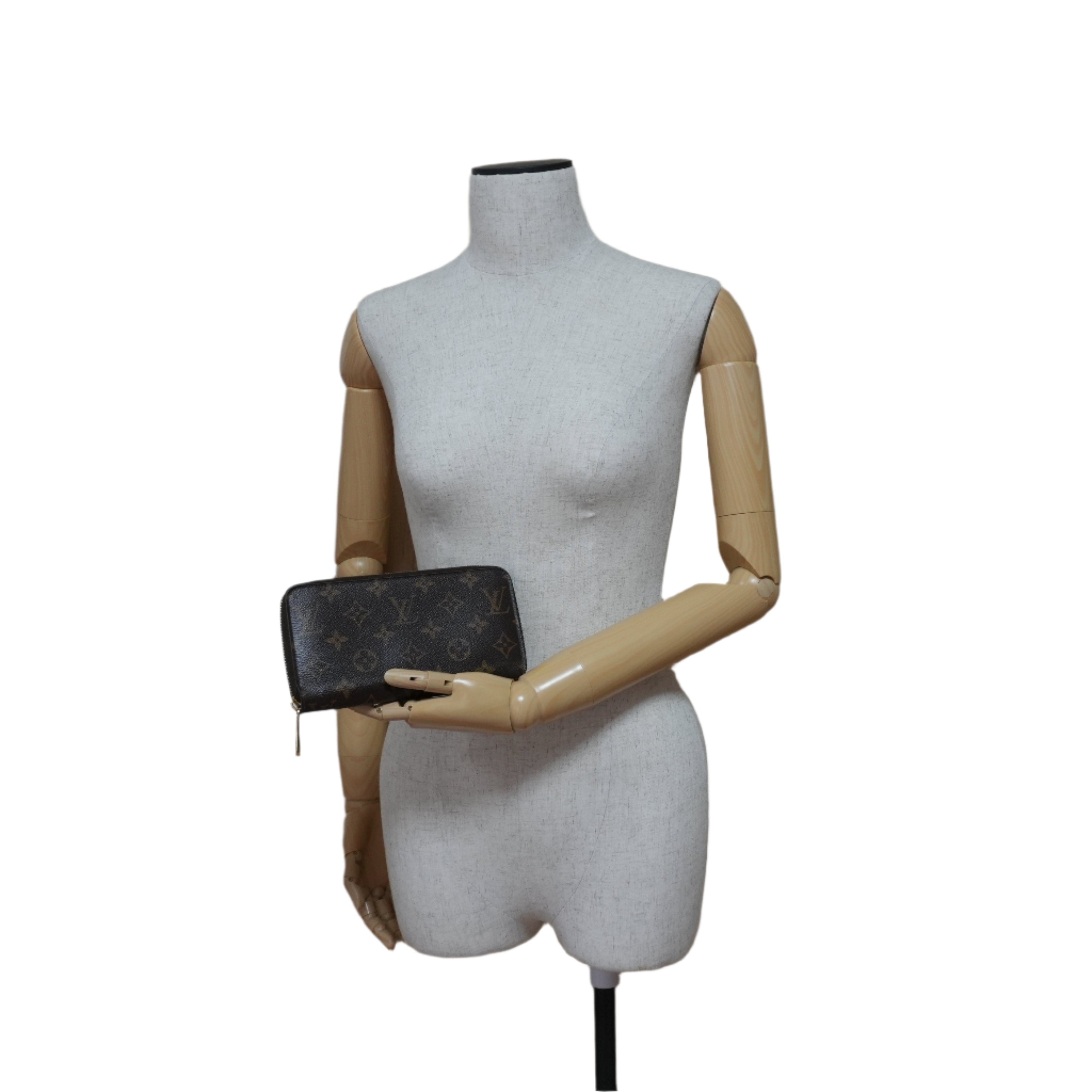 Louis Vuitton Monogram Zippy Wallet Used