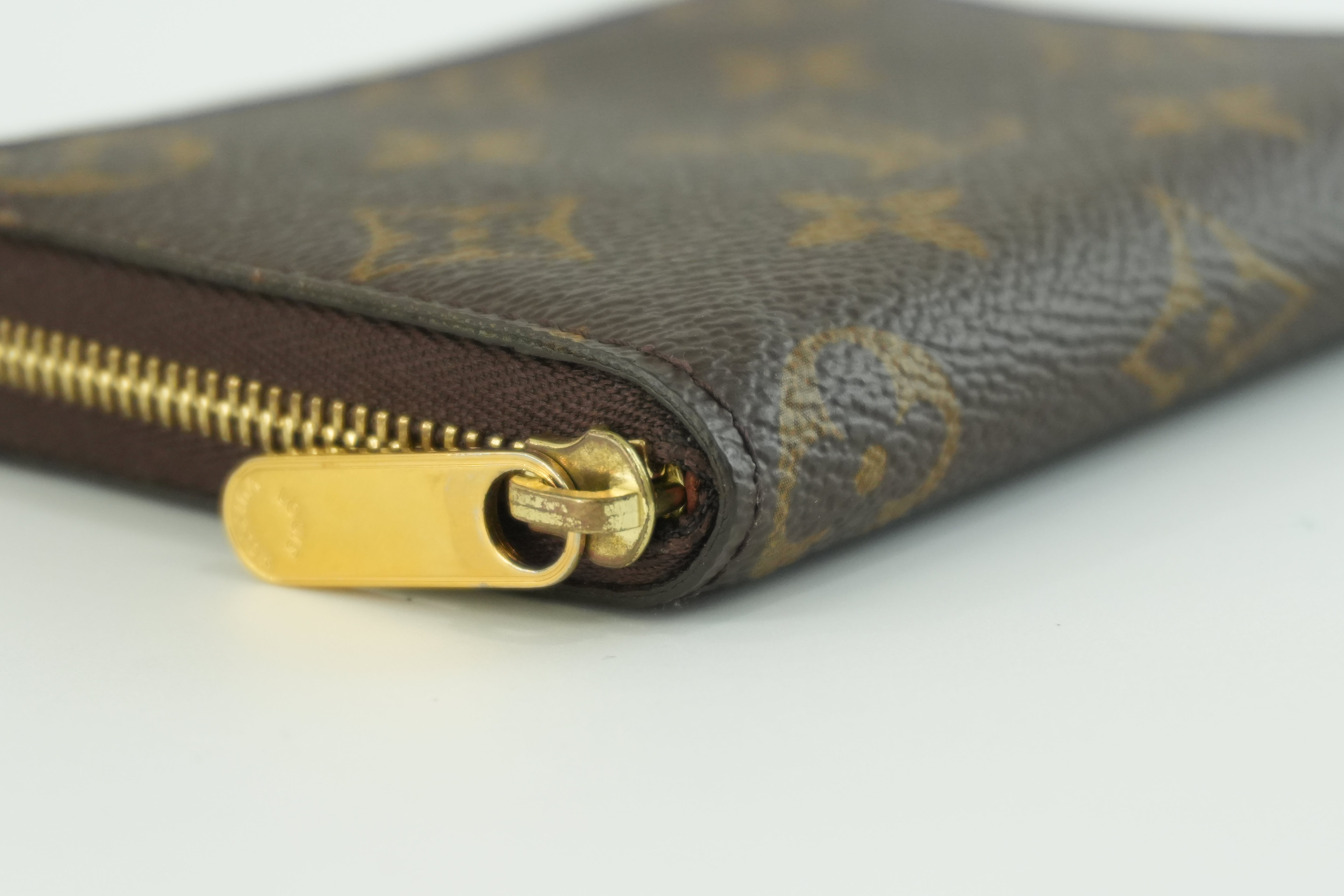 Louis Vuitton Monogram Zippy Card Case Used