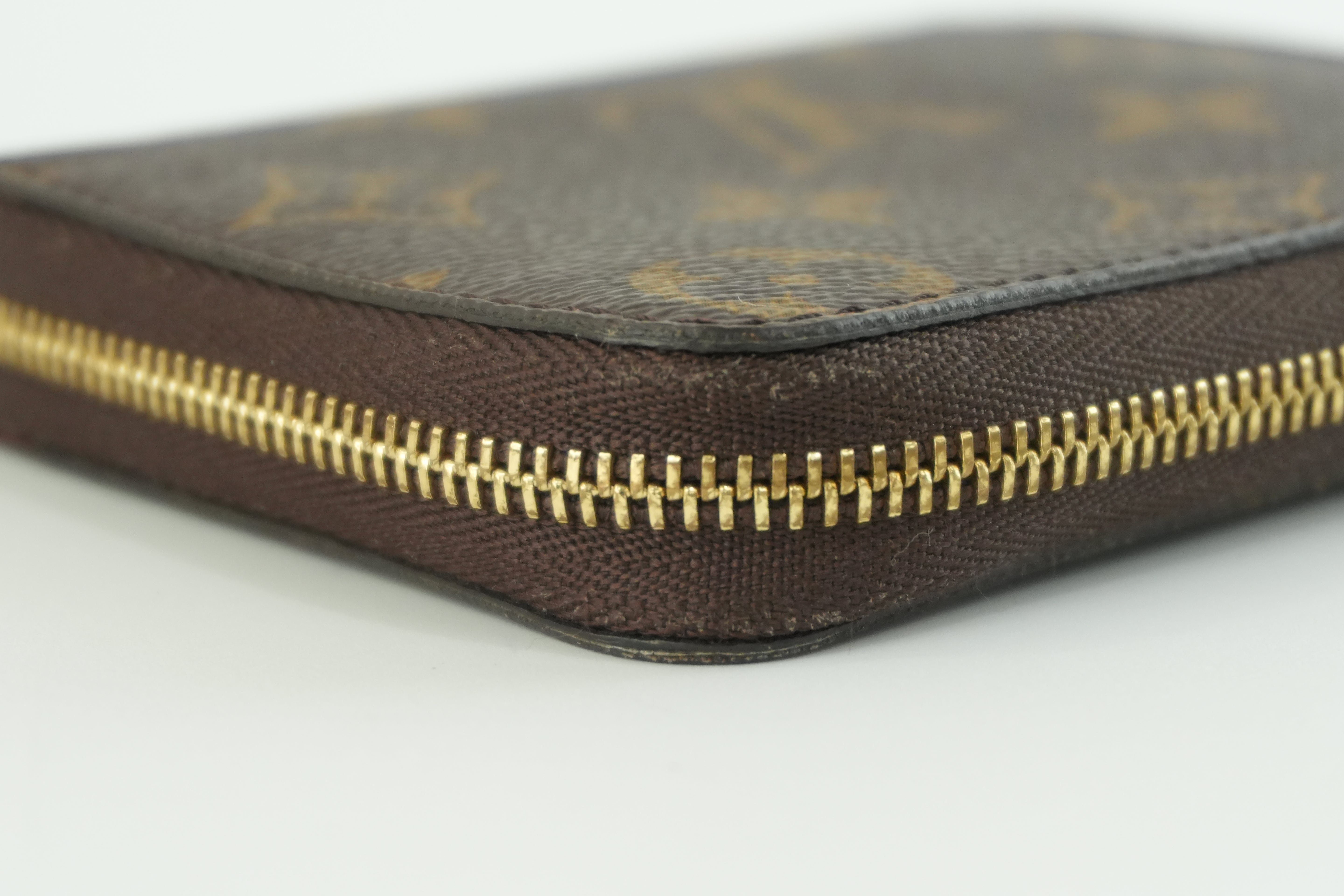 Louis Vuitton Monogram Zippy Card Case Used