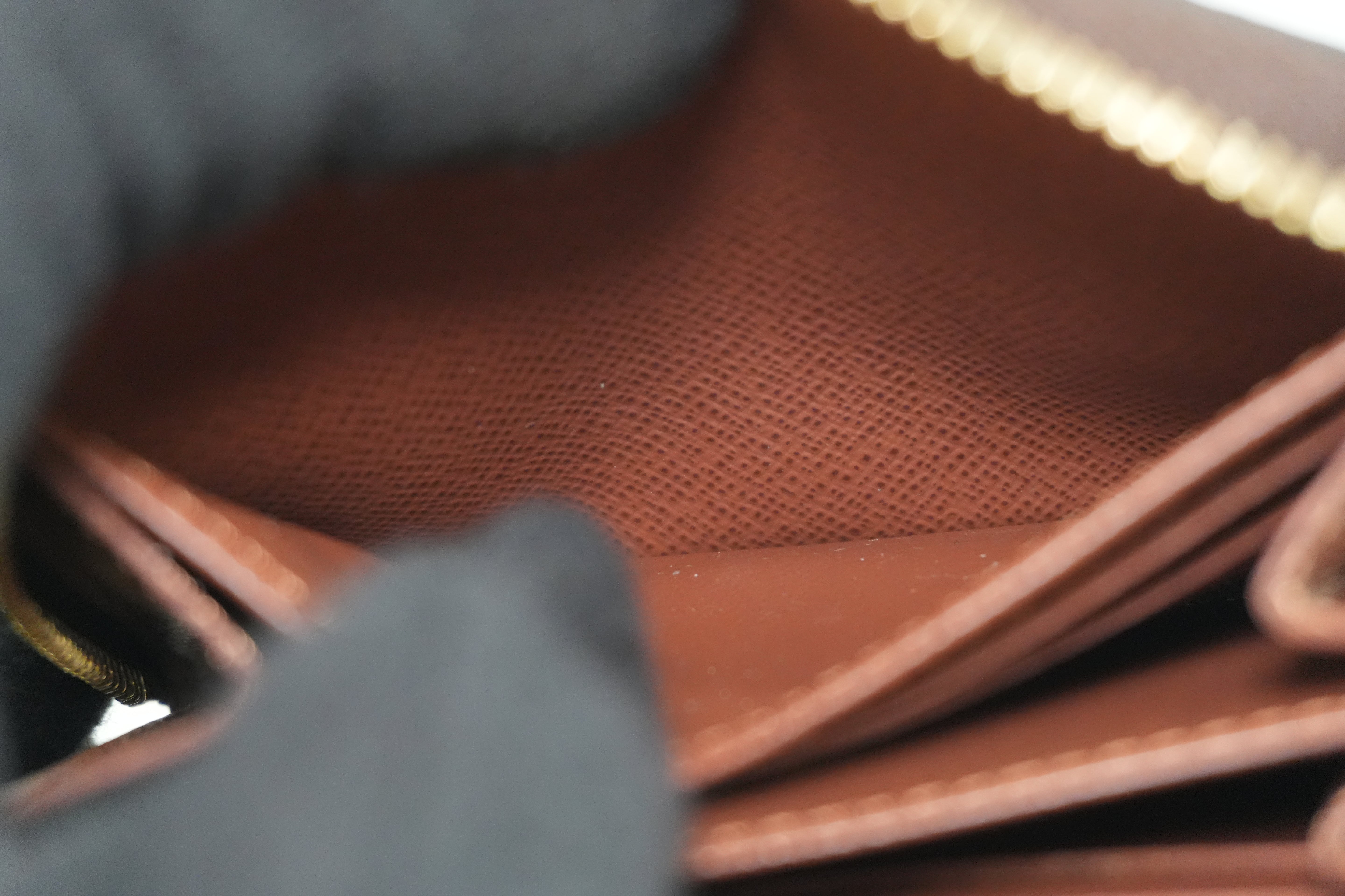 Louis Vuitton Monogram Zippy Card Case Used