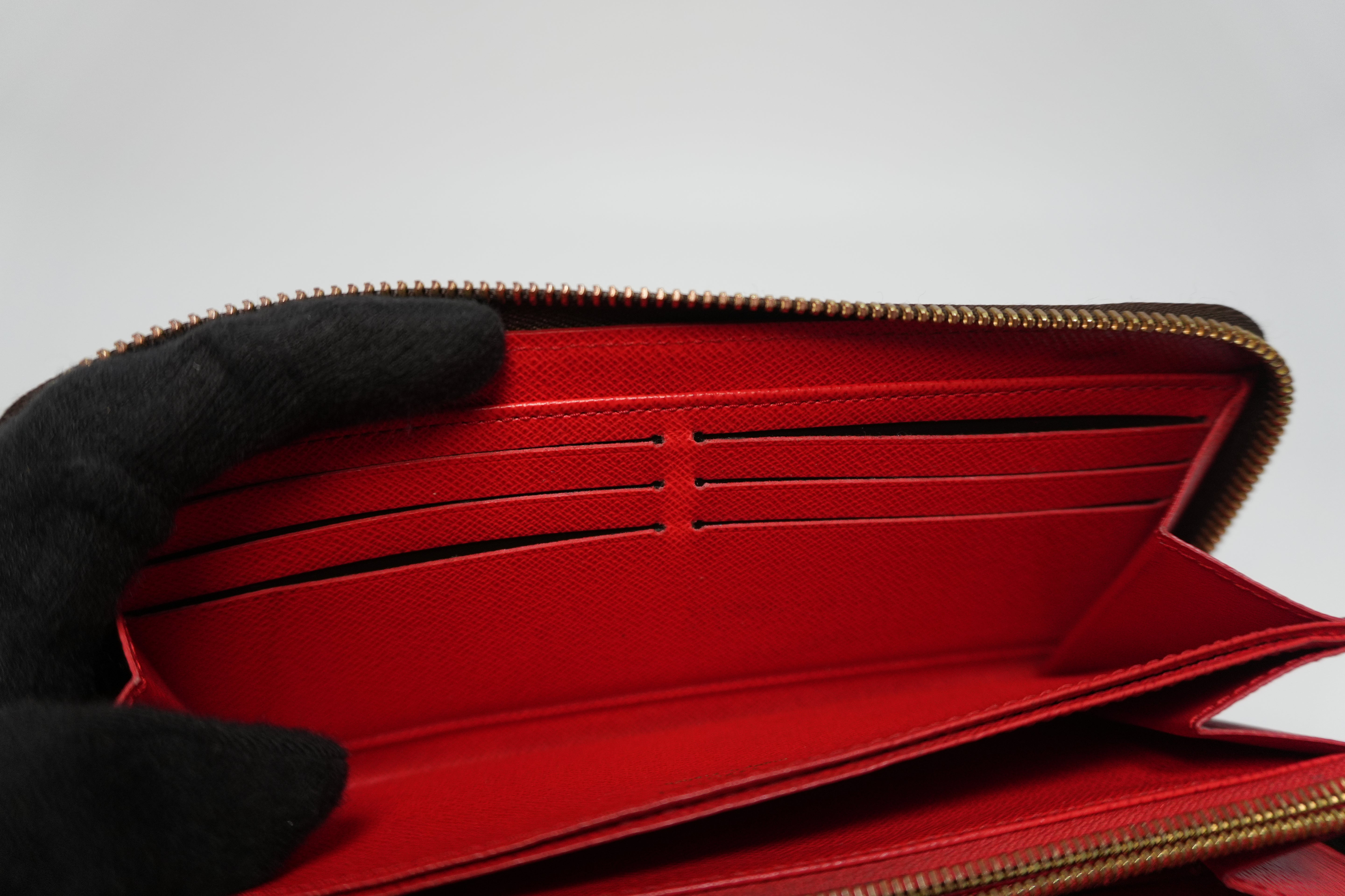 Louis Vuitton Monogram Zippy Wallet Used