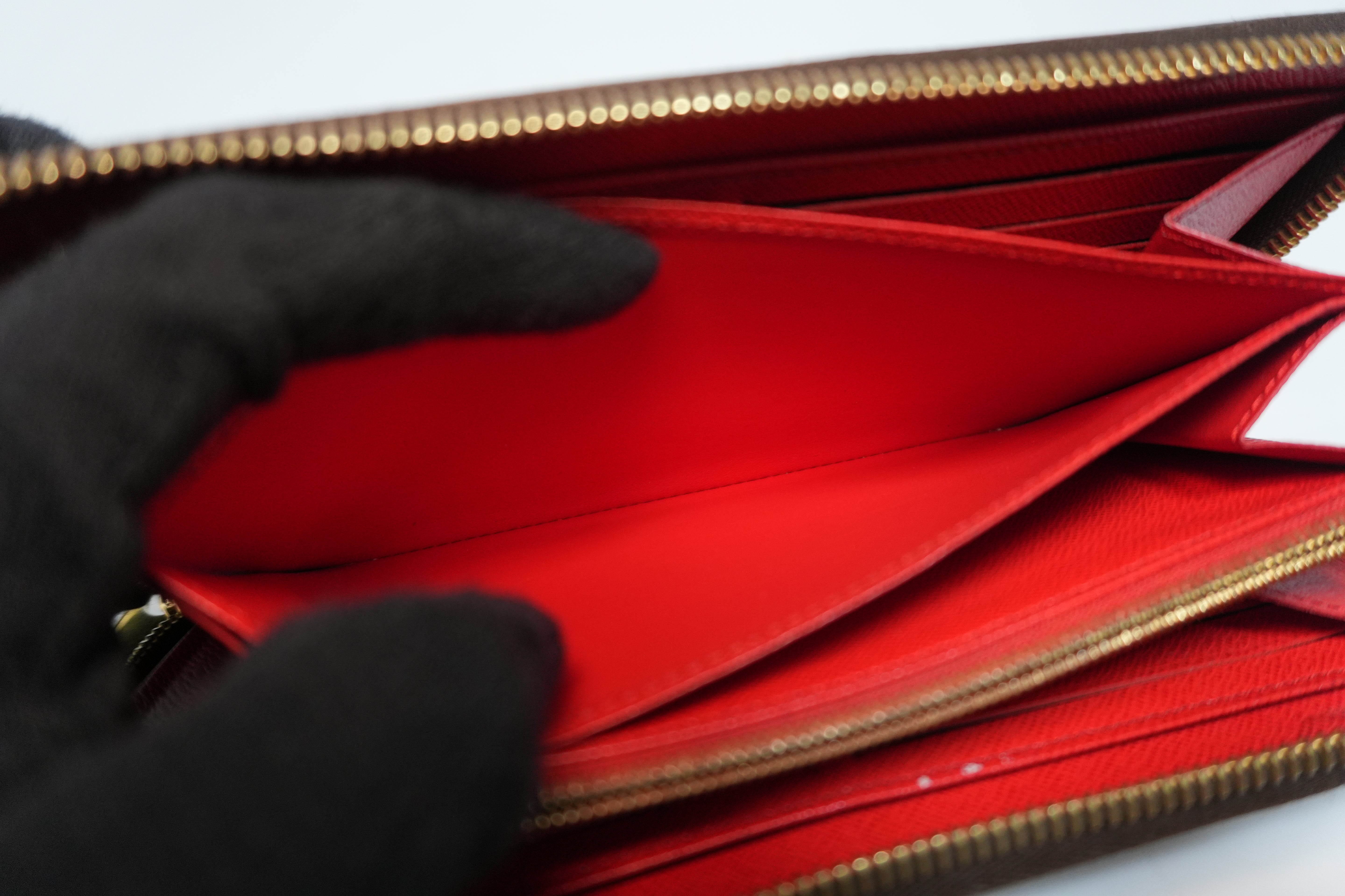 Louis Vuitton Monogram Zippy Wallet Used