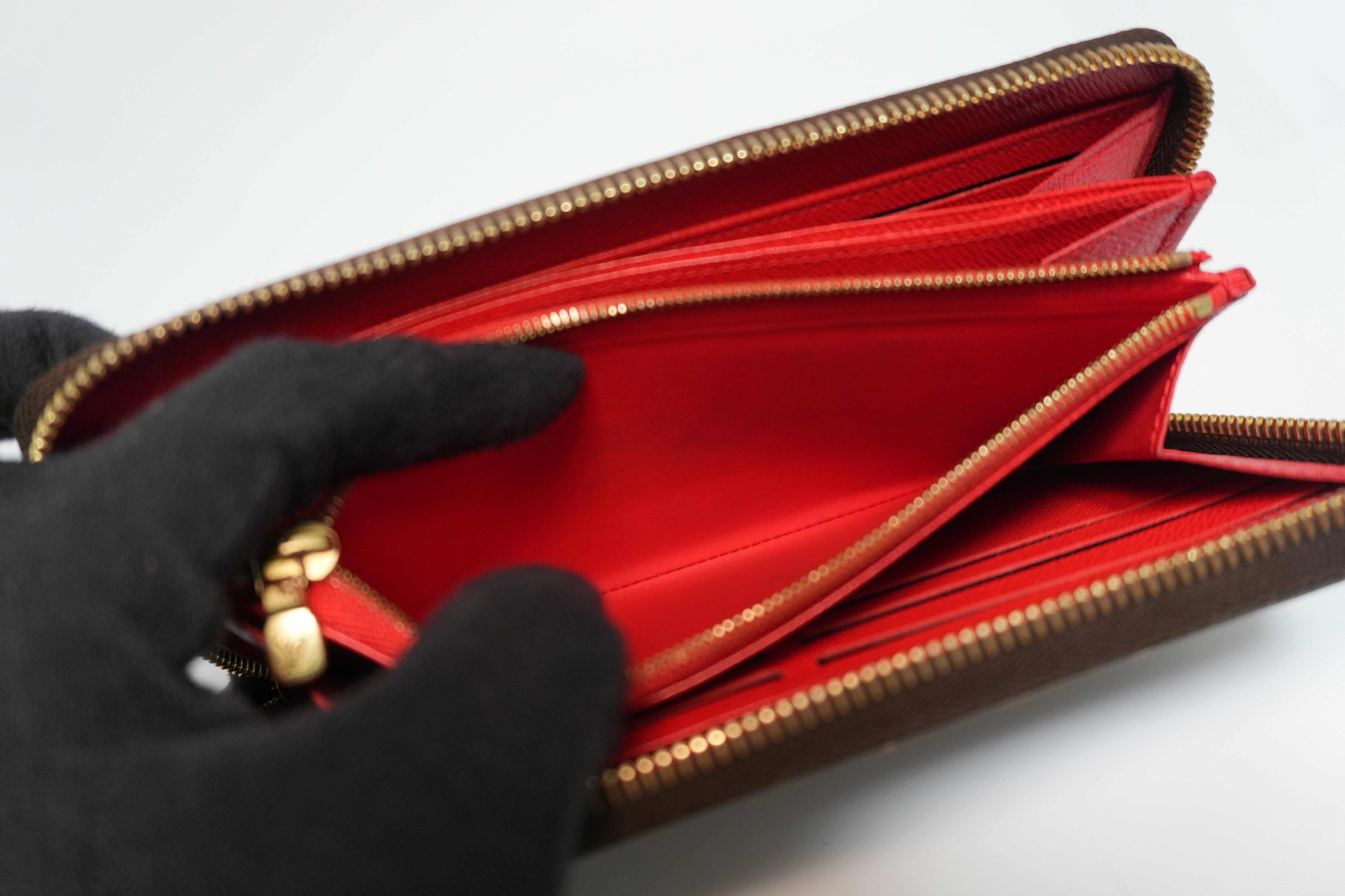 Louis Vuitton Monogram Zippy Wallet Used