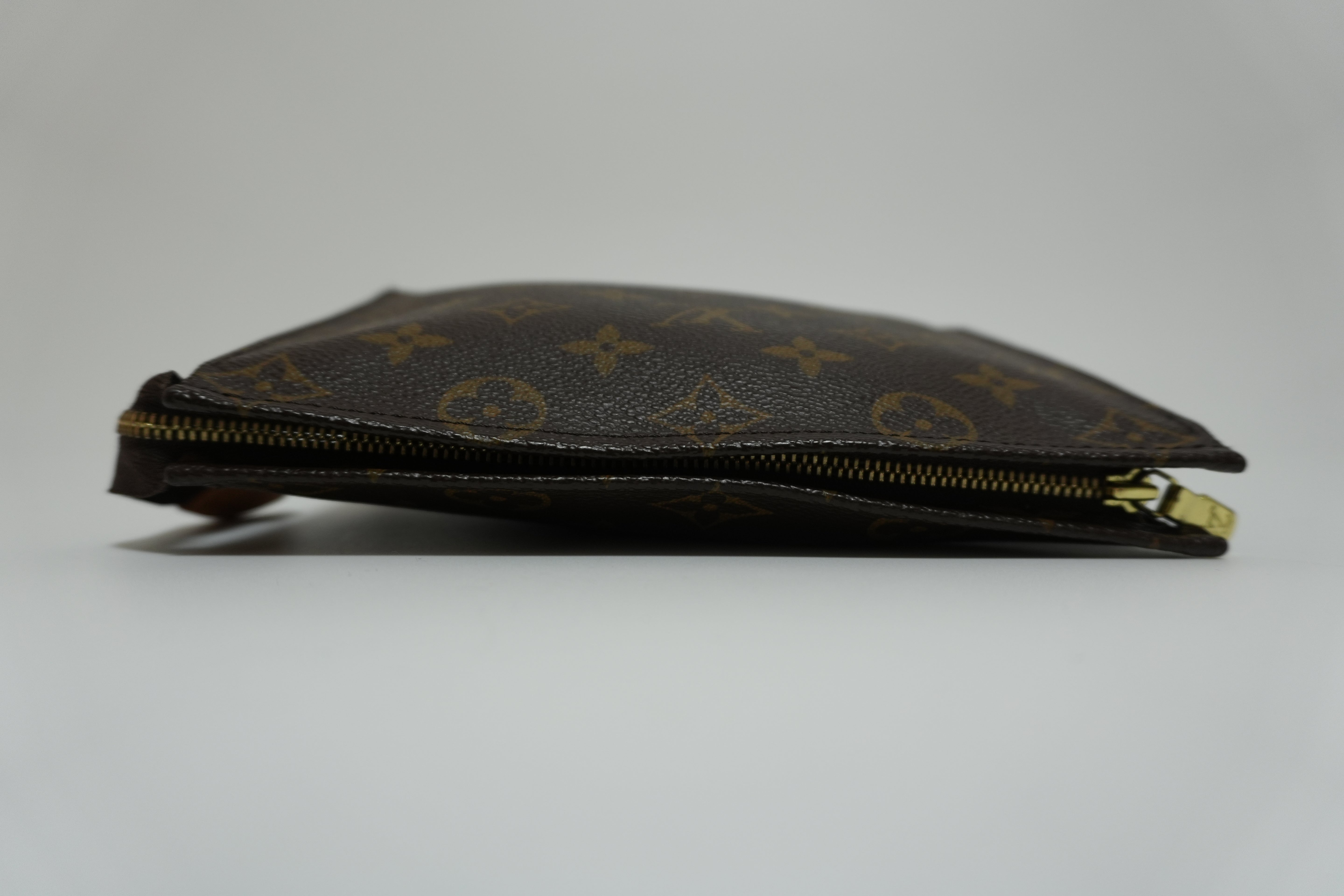 Louis Vuitton Monogram Toiletry 19 Pouch Used