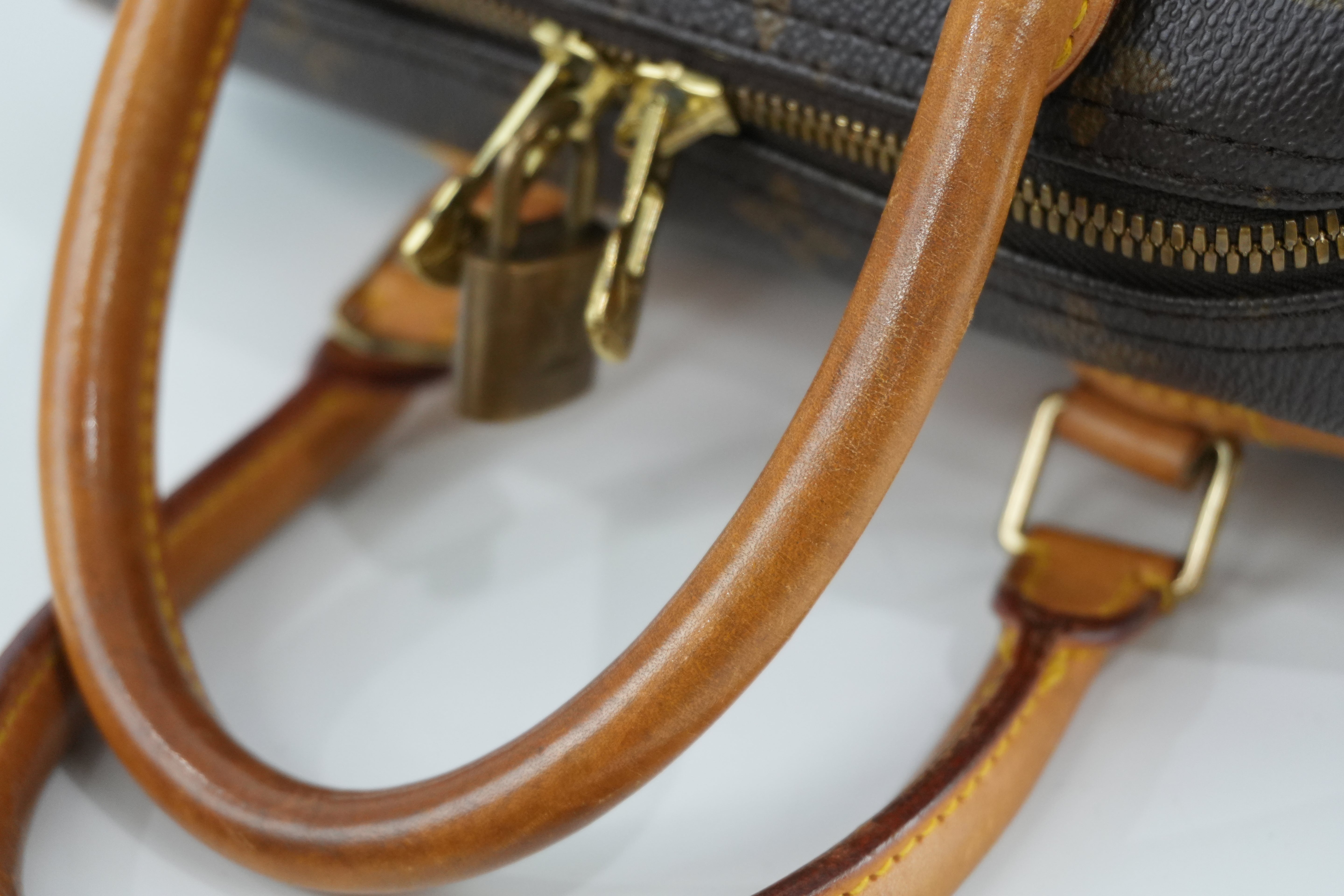 Louis Vuitton Monogram Deauville Handbag Used