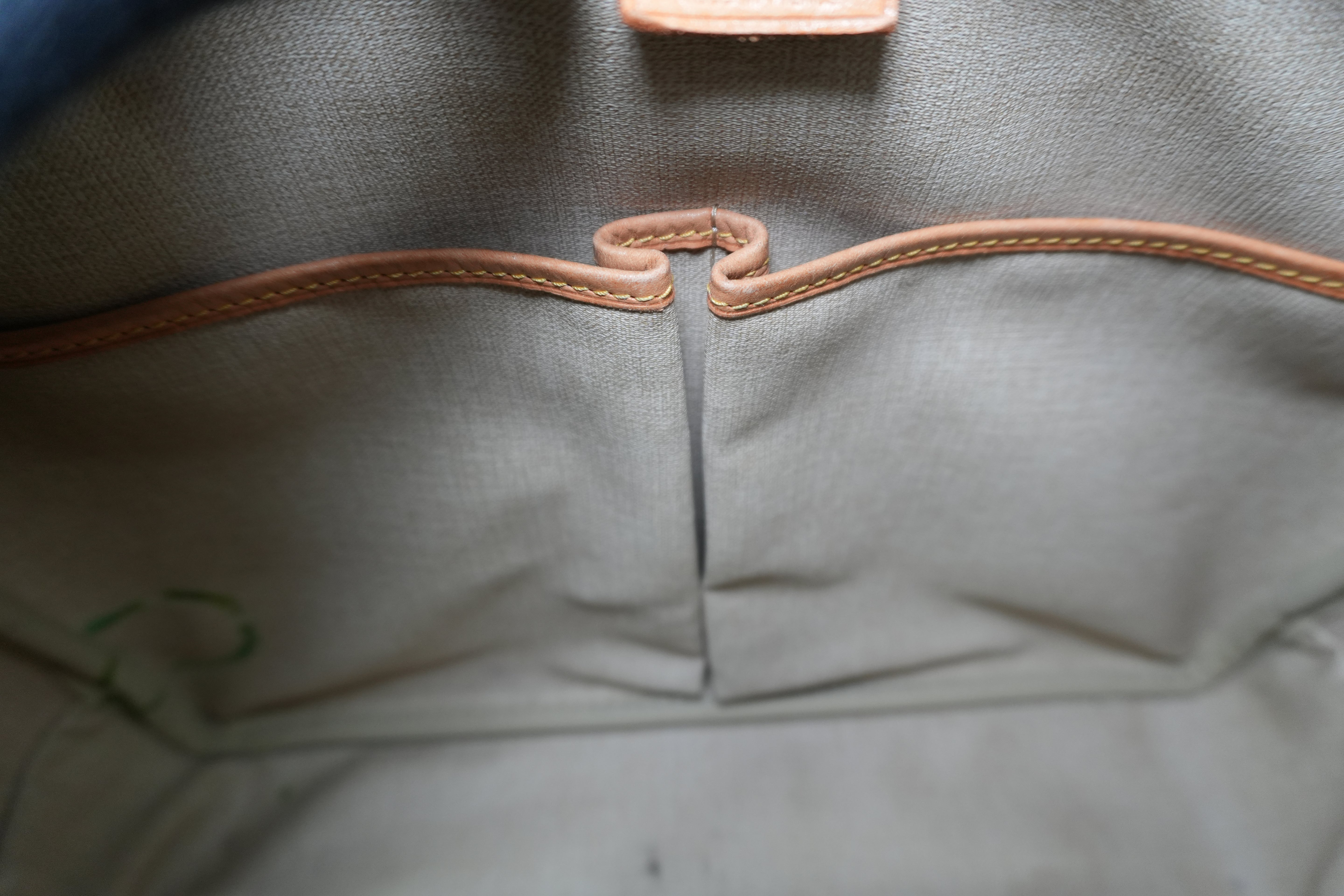 Louis Vuitton Monogram Deauville Handbag Used