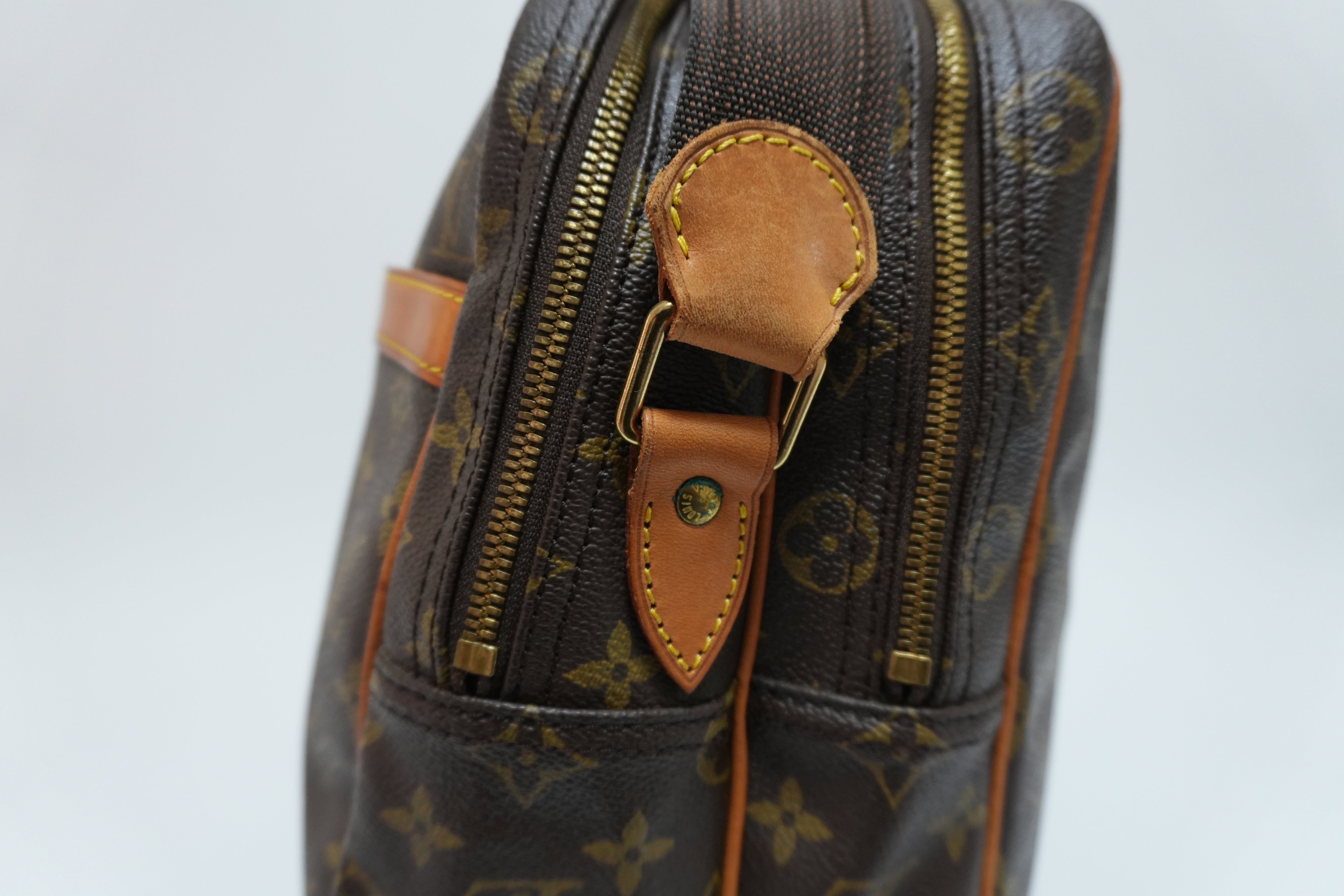 Louis Vuitton Monogram Reporter GM Messenger Bag Used