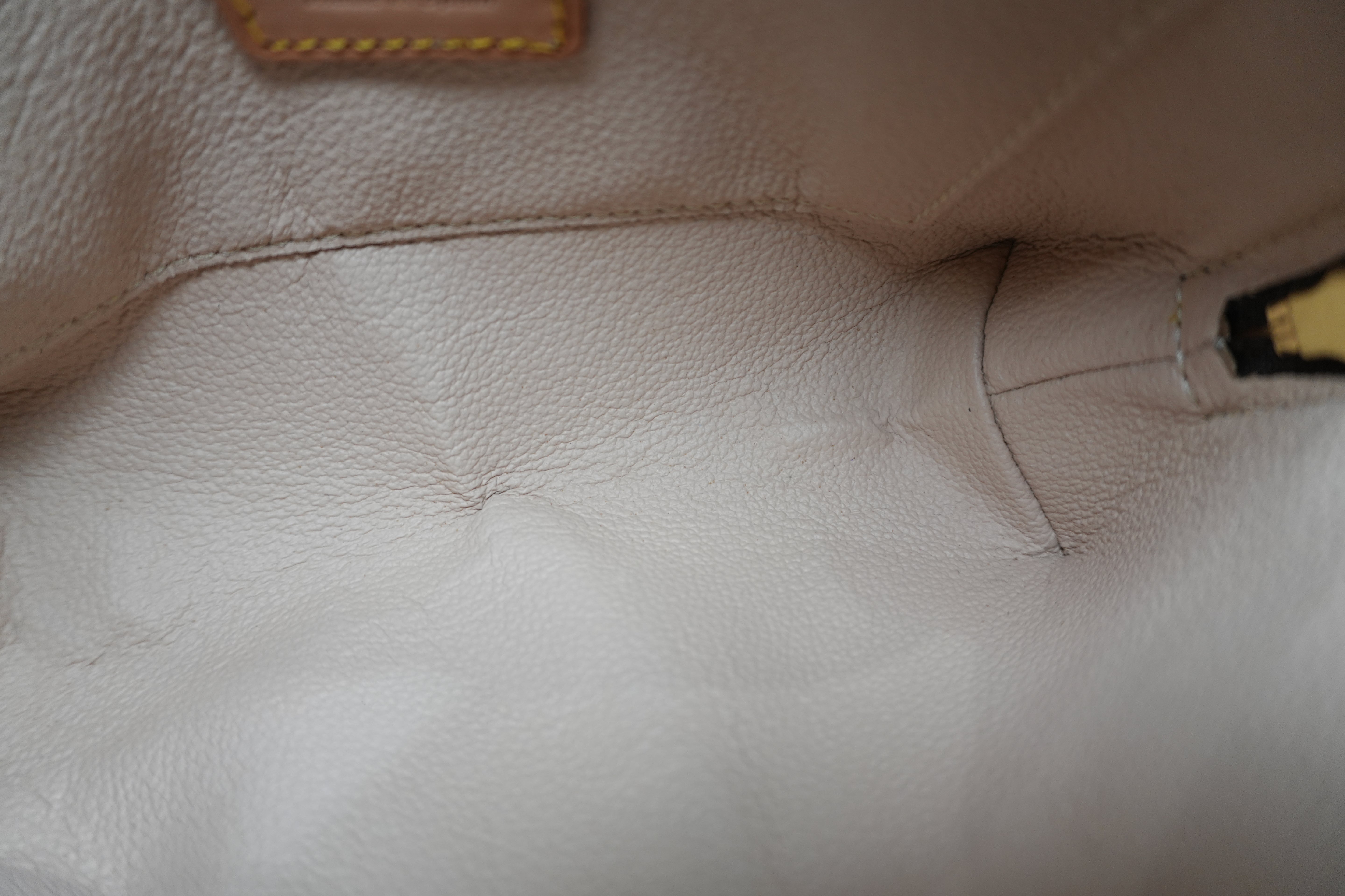 Pre-owned Louis Vuitton Monogram Cosmetic Pouch