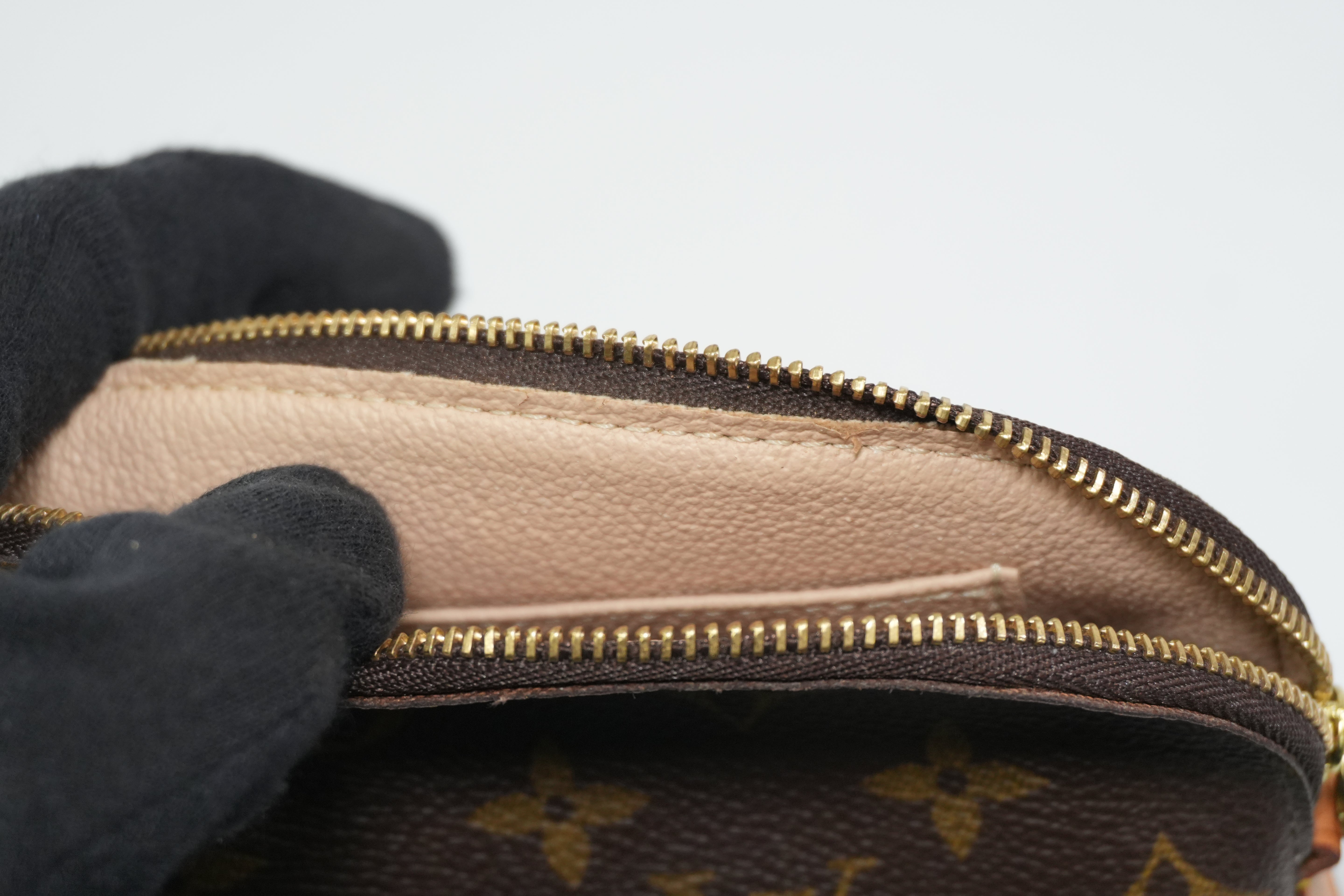 Pre-owned Louis Vuitton Monogram Cosmetic Pouch