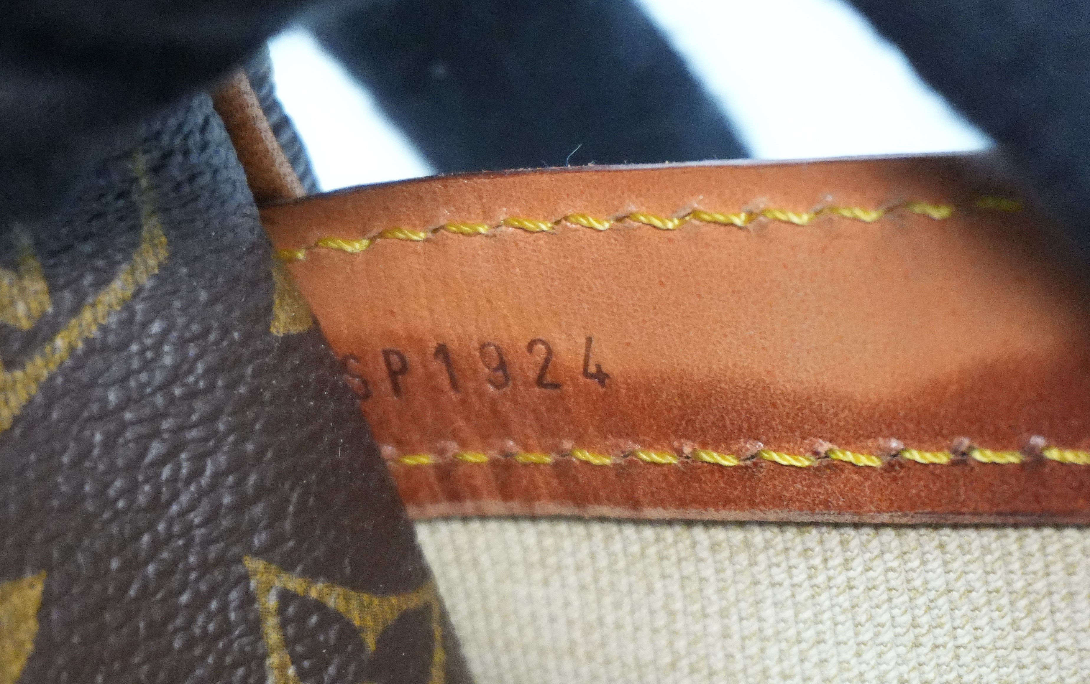 Louis Vuitton Monogram Reporter GM Messenger Bag Used