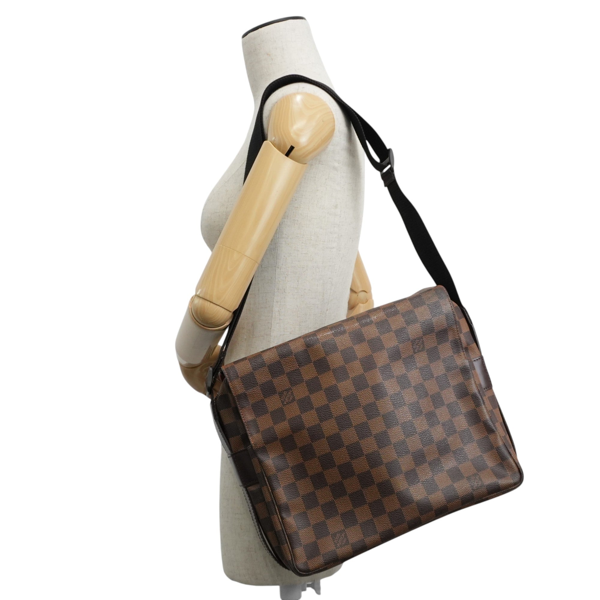 Pre-owned Louis Vuitton Damier Ebene Naviglio Messenger Bag