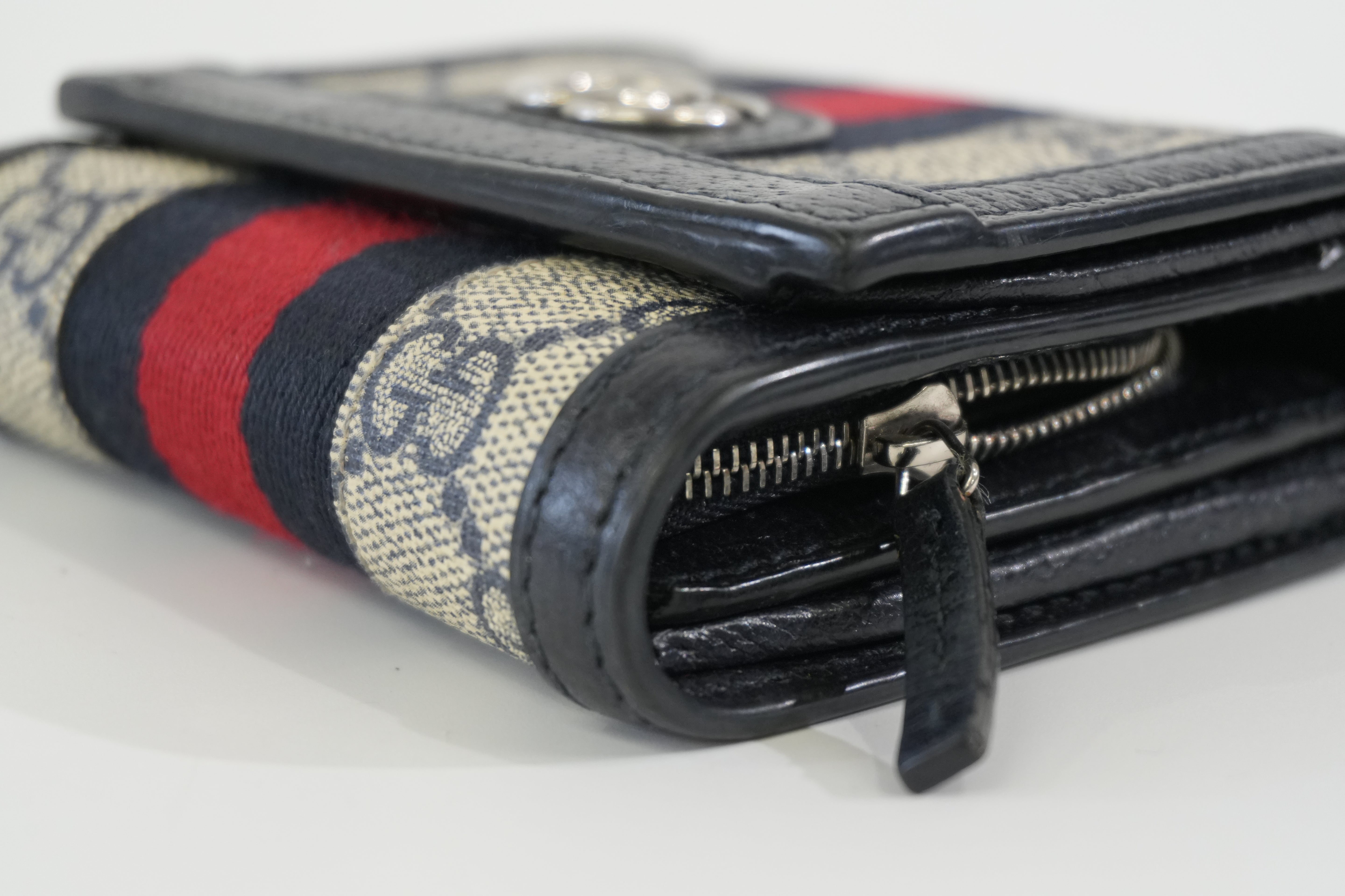 Pre-owned Gucci Guccisima Compact Wallet Blue