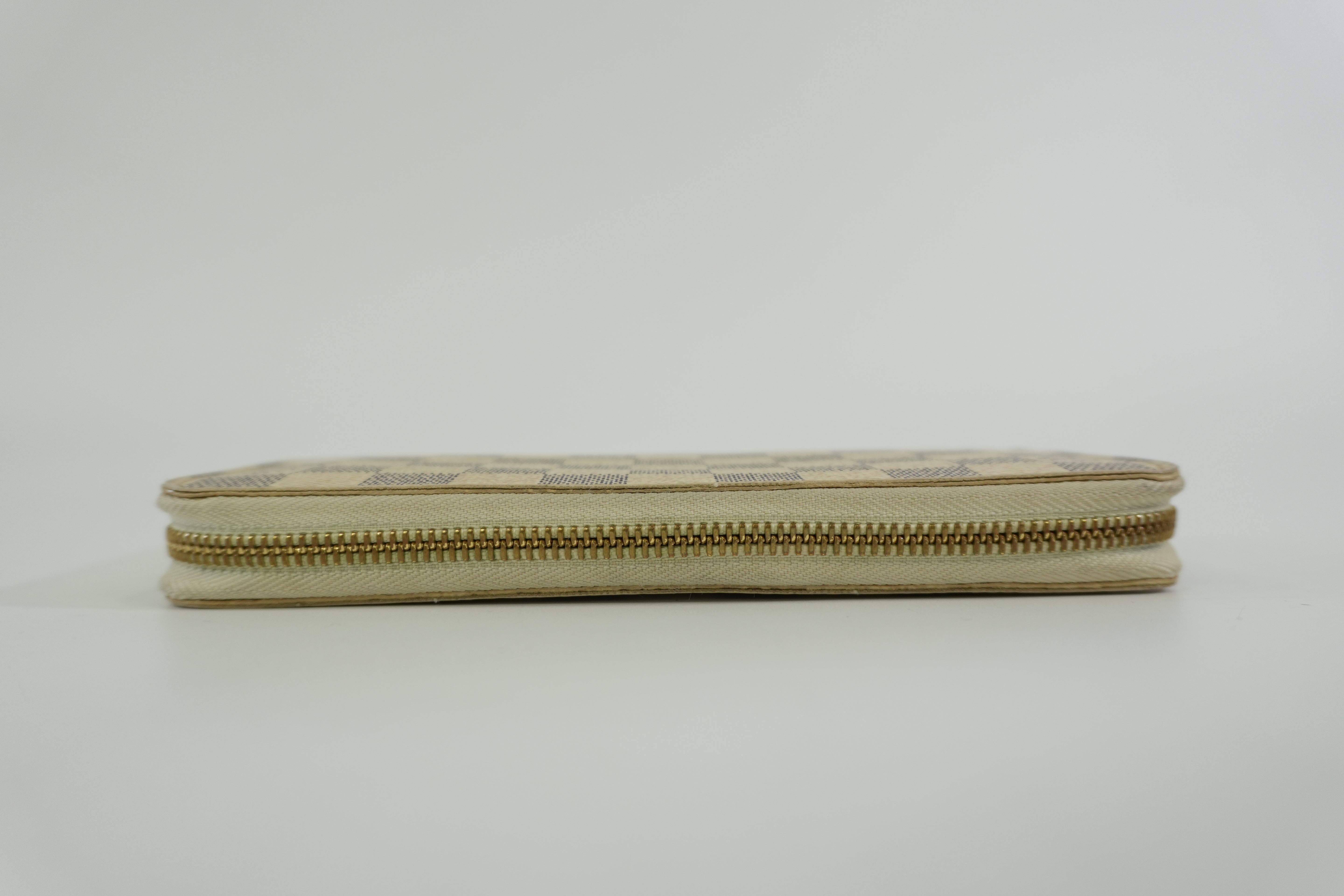 Pre-owned Louis Vuitton Damier Azur Zippy Wallet