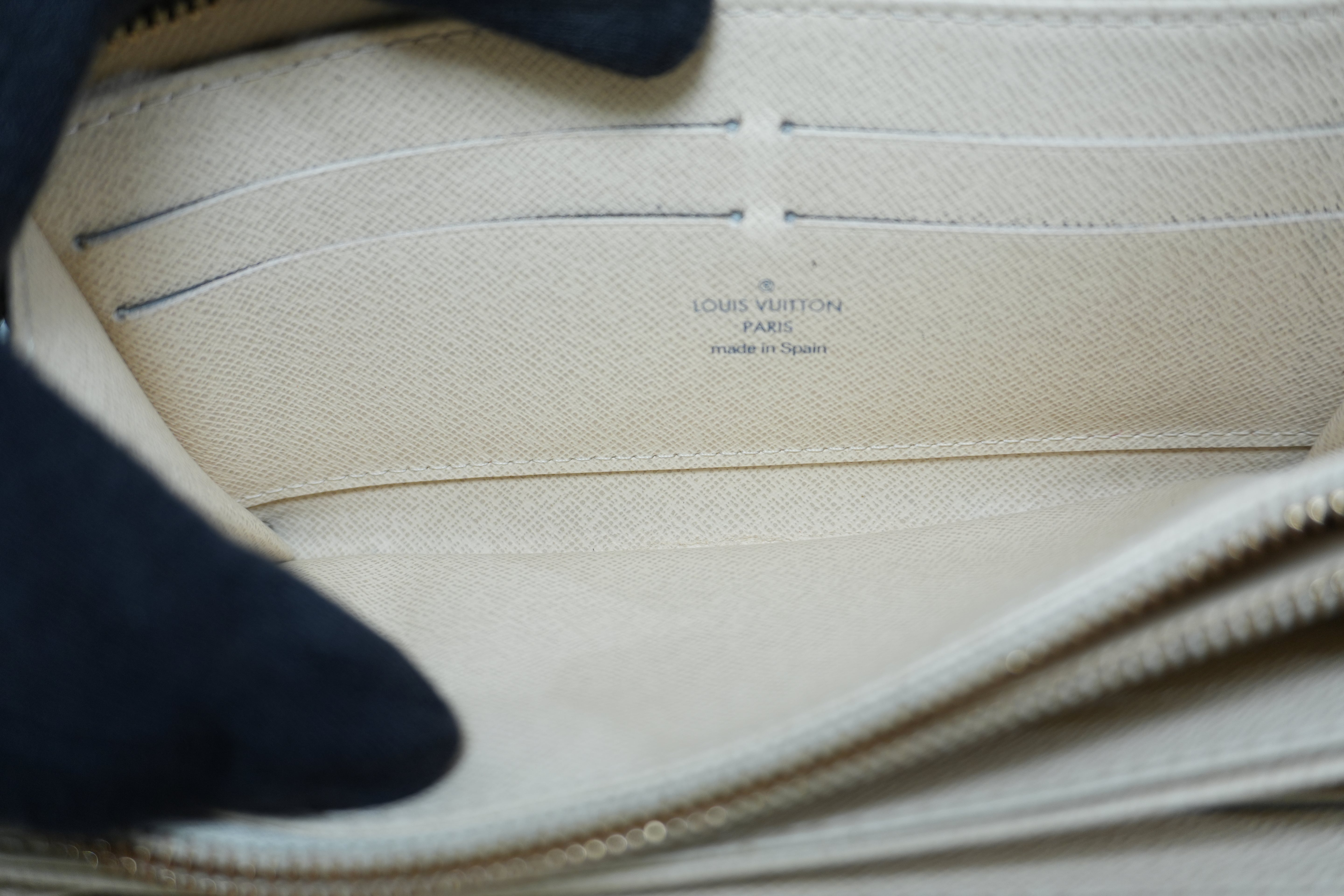 Pre-owned Louis Vuitton Damier Azur Zippy Wallet