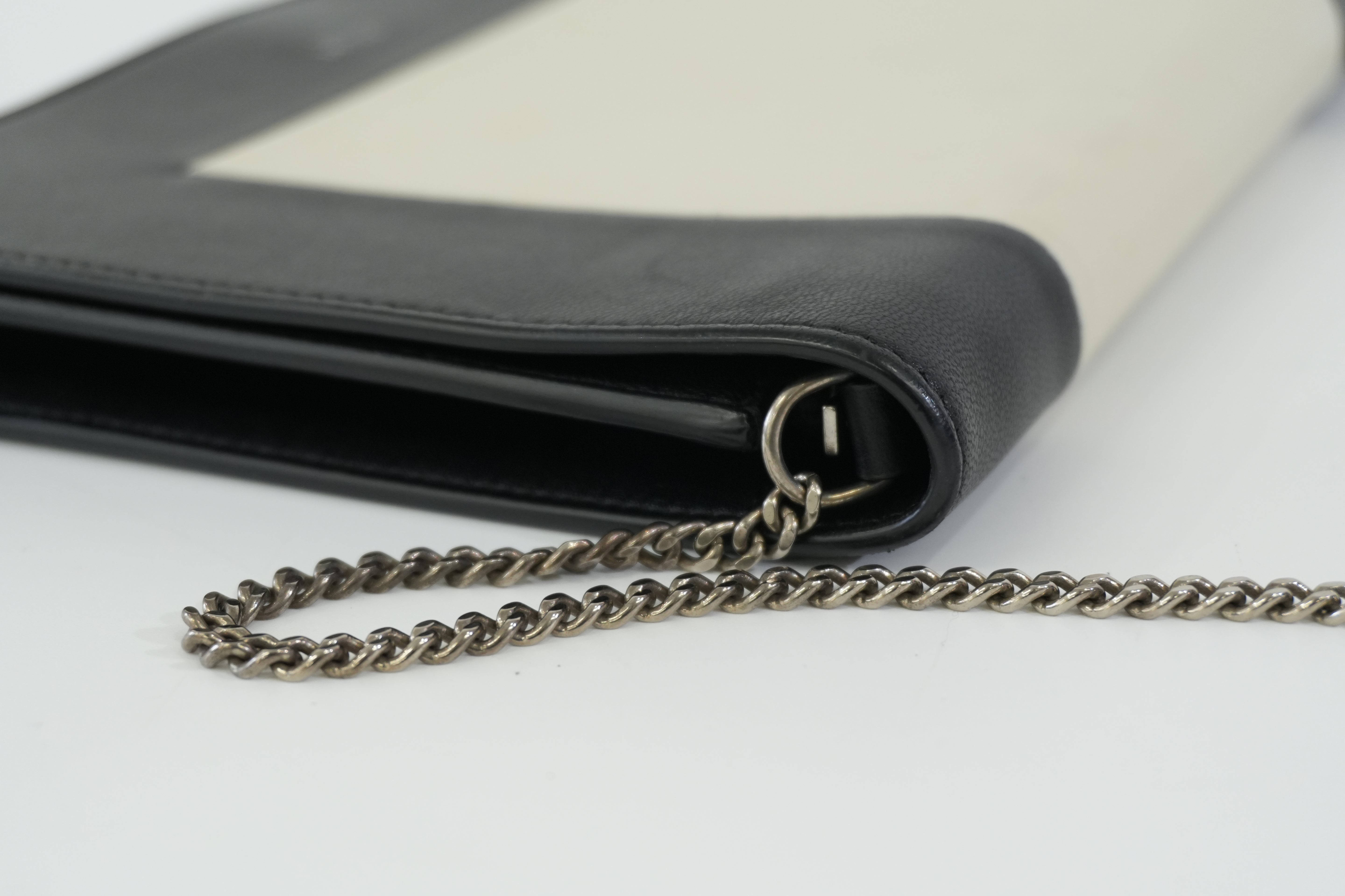 Pre-owned Celine Chain Shoulder Bag Black and White