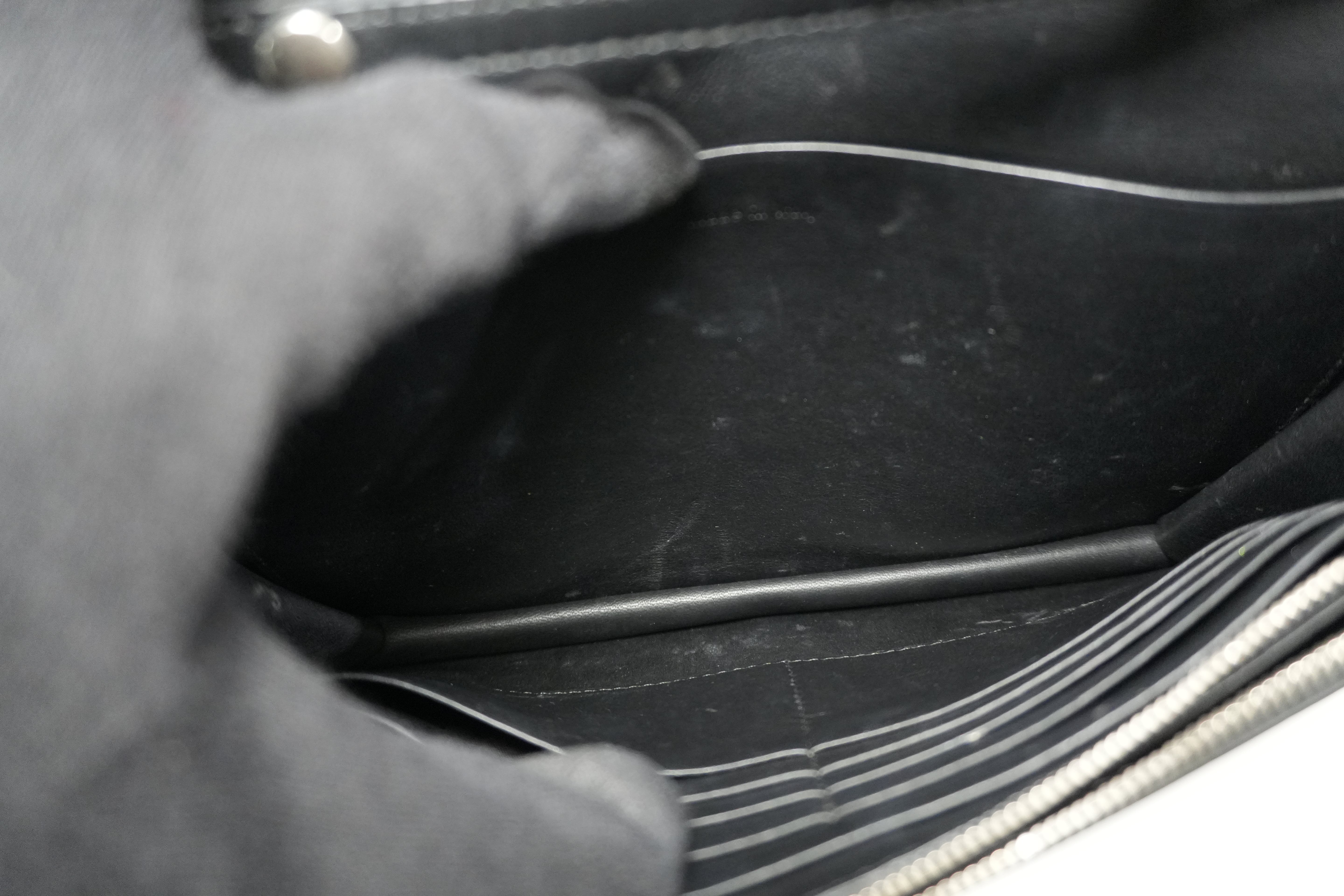 Pre-owned Celine Chain Shoulder Bag Black and White