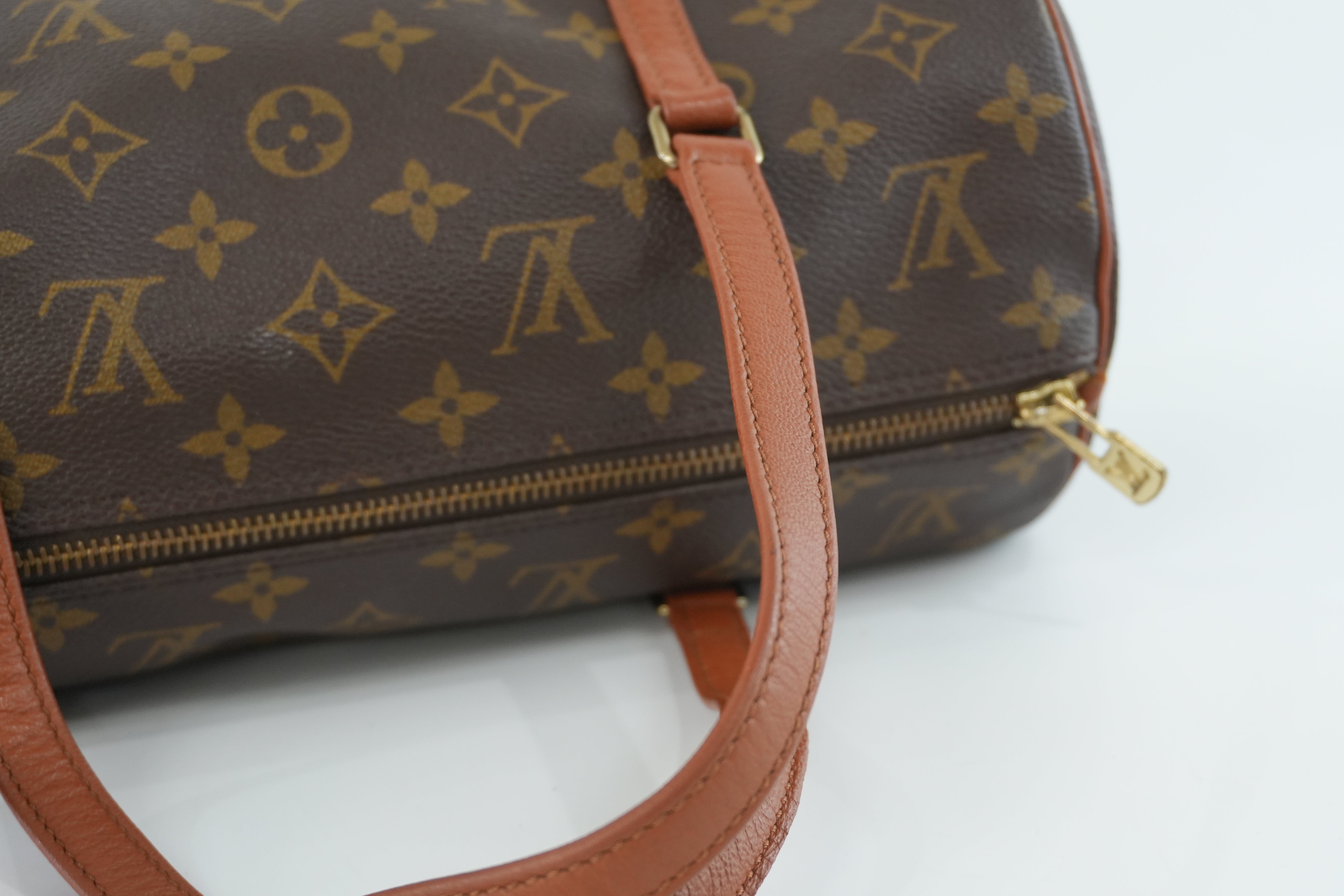 Louis Vuitton Papillon 26 Handbag Used