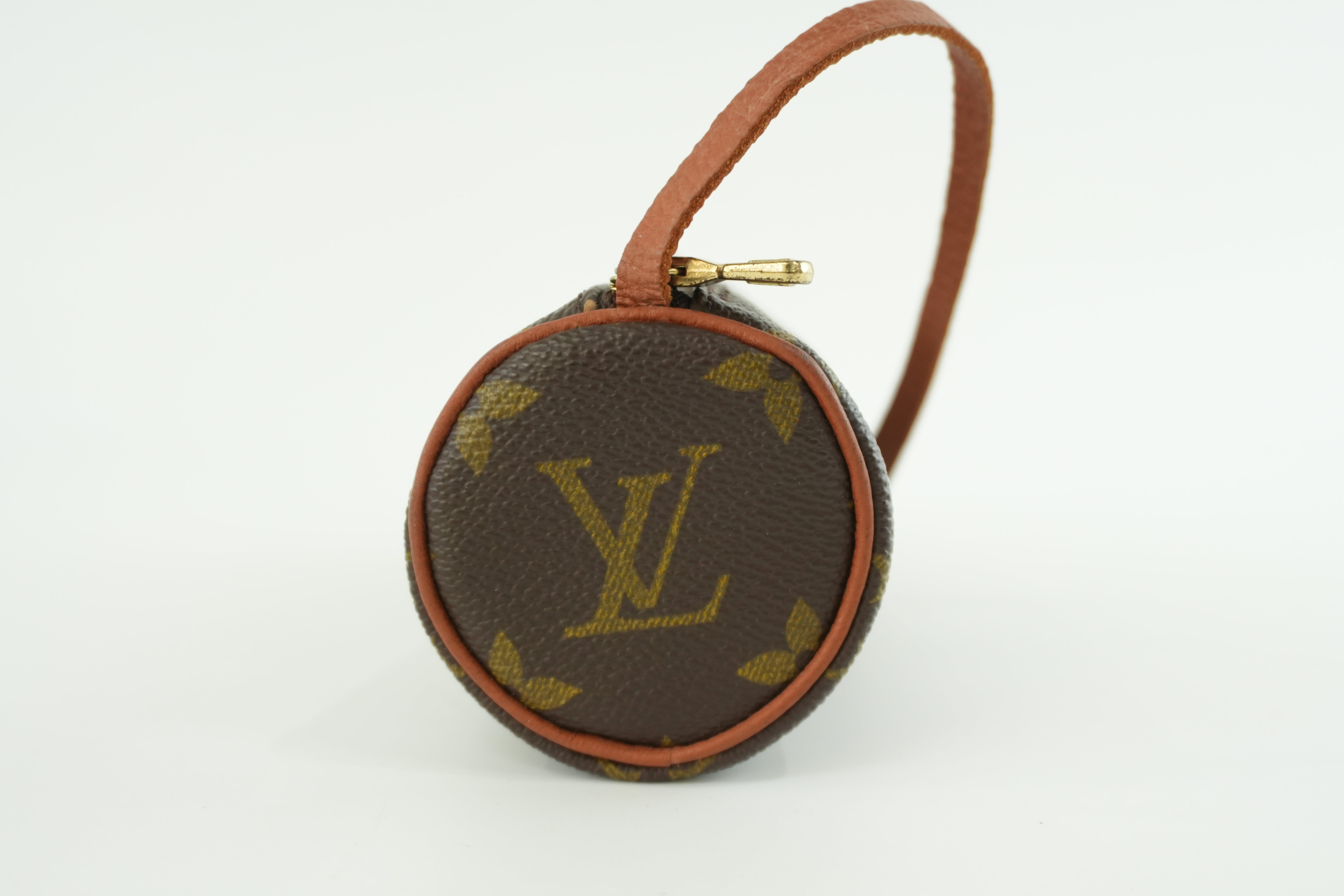 Louis Vuitton Papillon 26 Handbag Used