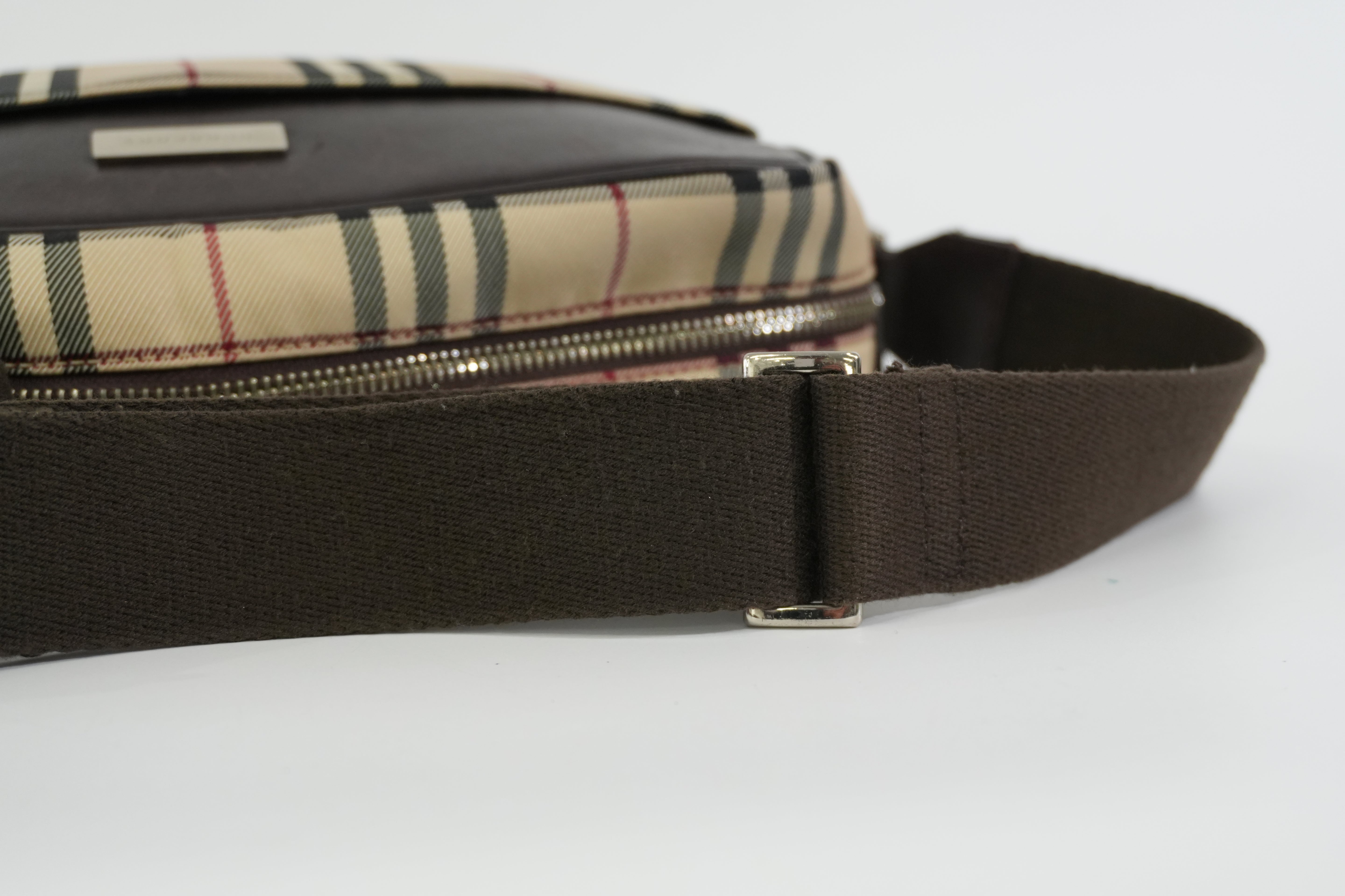 Pre-owned Burberry Nova Check Messenger Shoulder Bag Beige