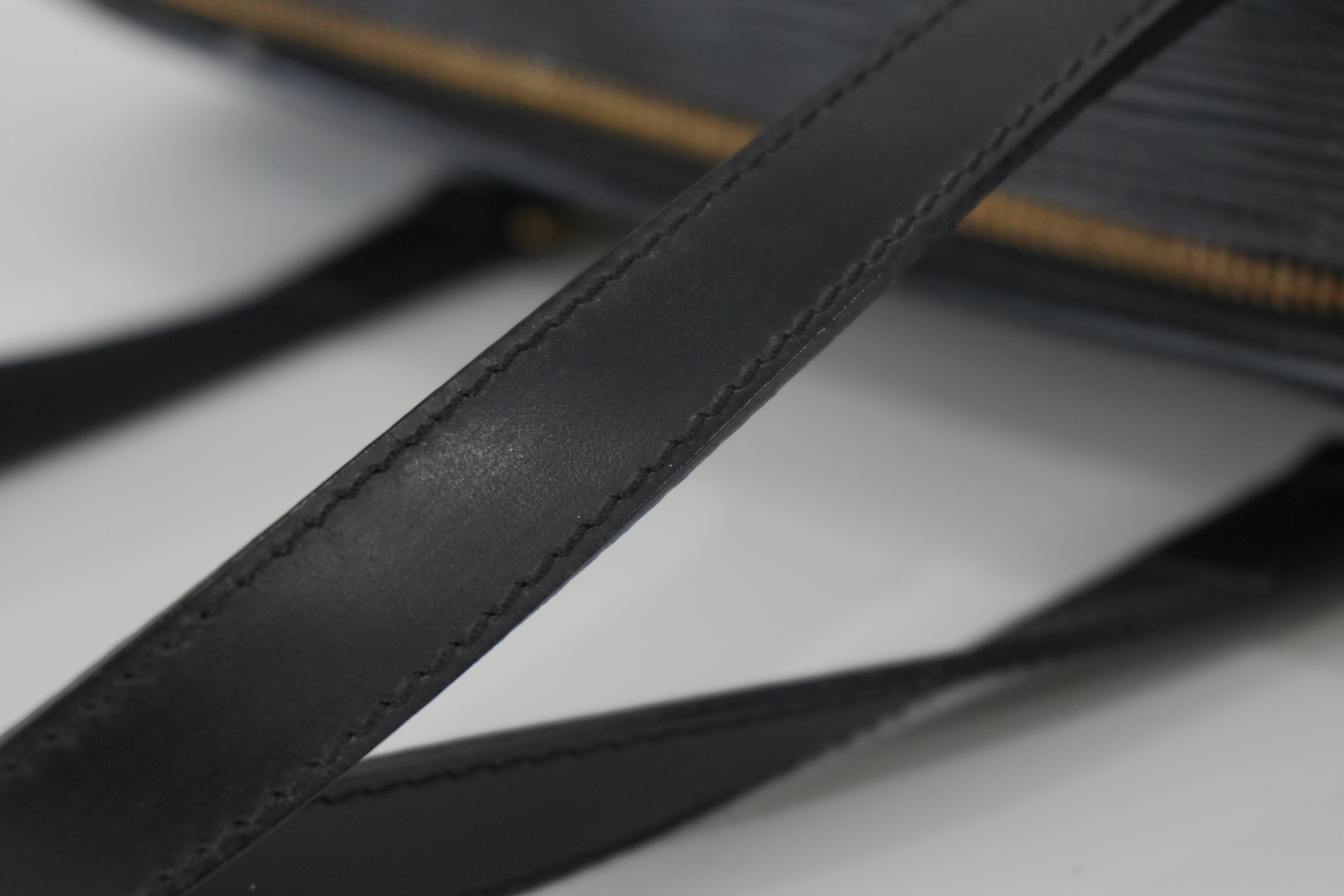 Louis Vuitton Soufflot Epi Handbag Black Used