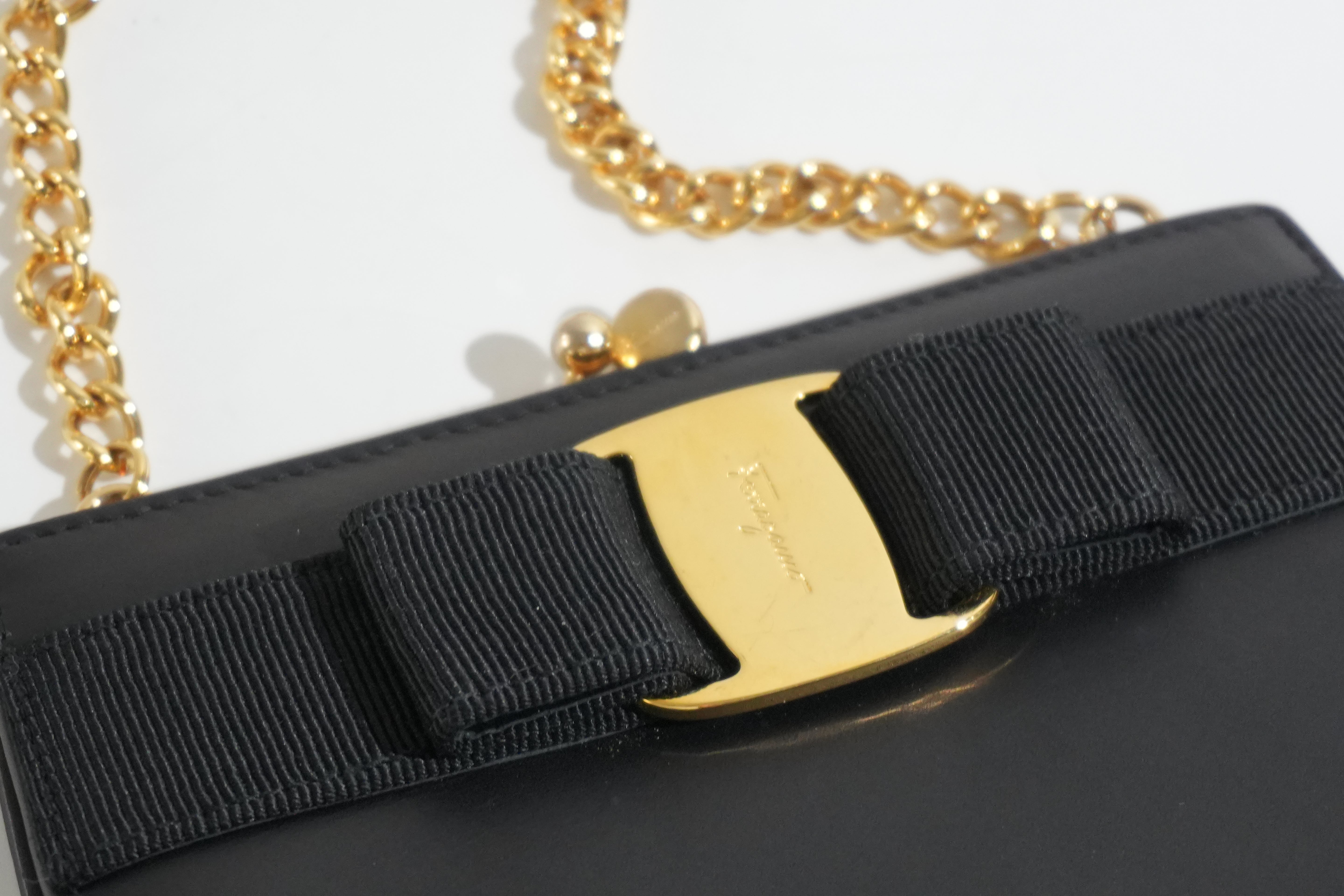 Pre-owned Ferragamo Chain Shoulder Bag Blue