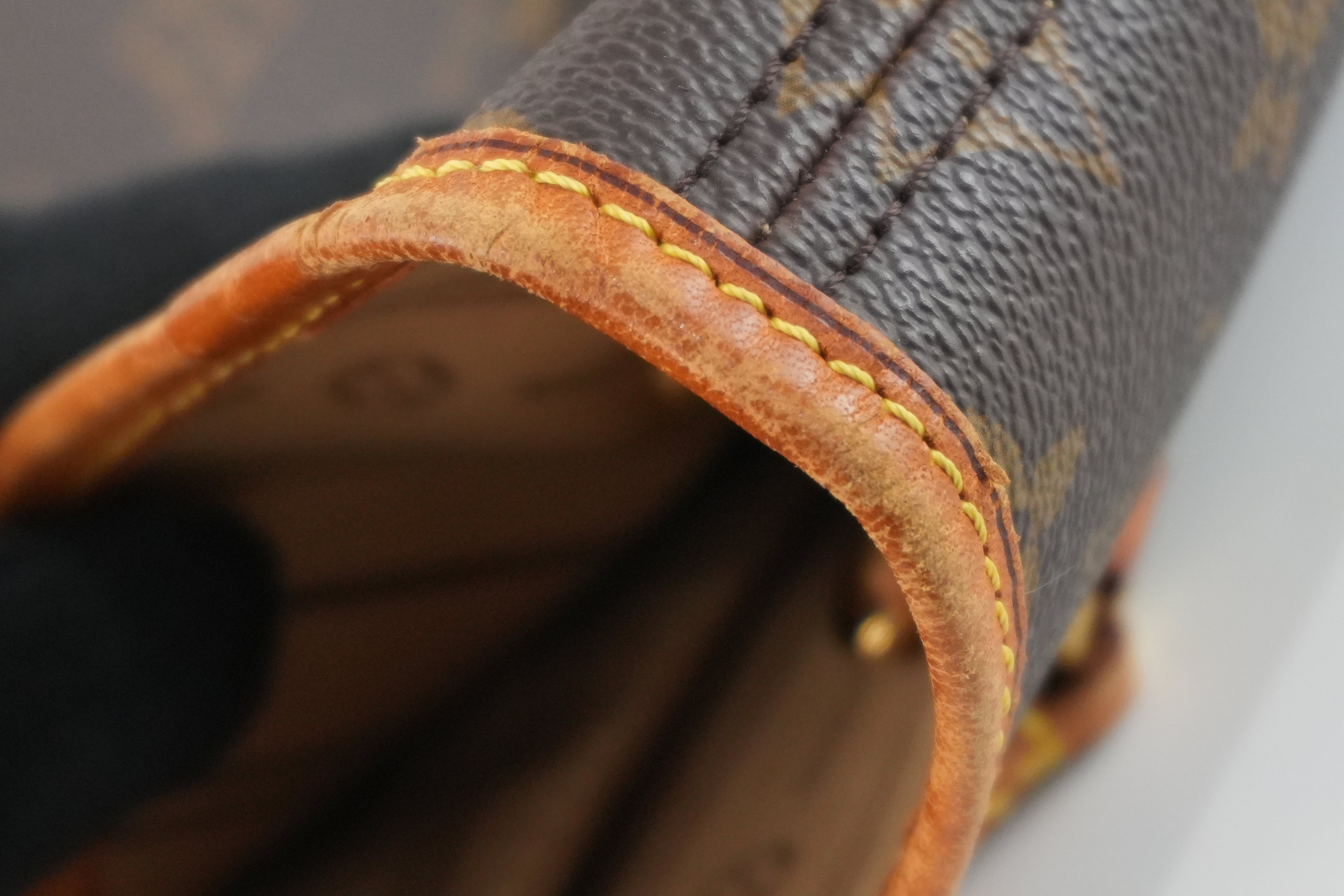 Louis Vuitton Monogram Neverfull MM Shoulder Tote Bag Used