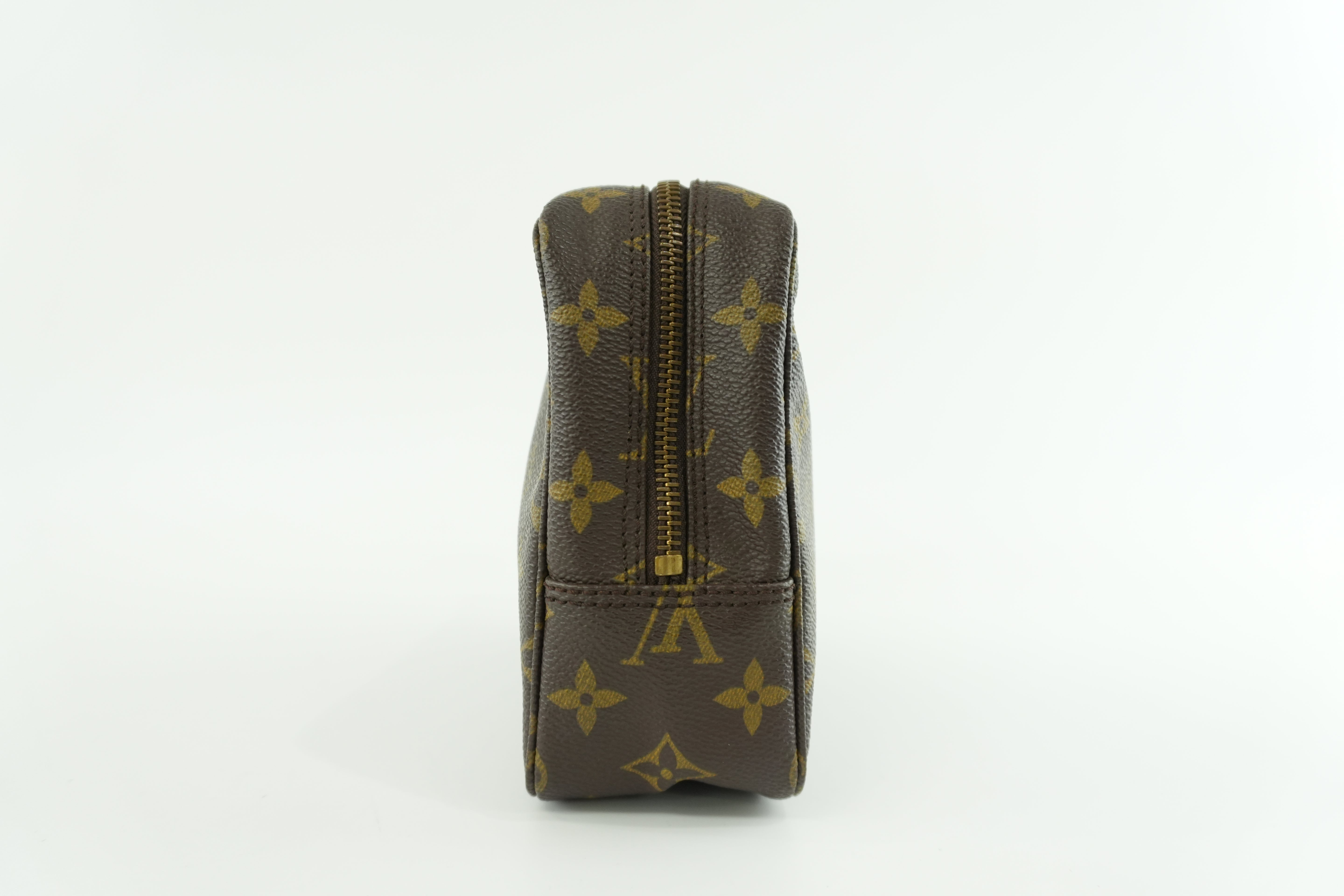Louis Vuitton Monogram Trousse 23 Pouch Used