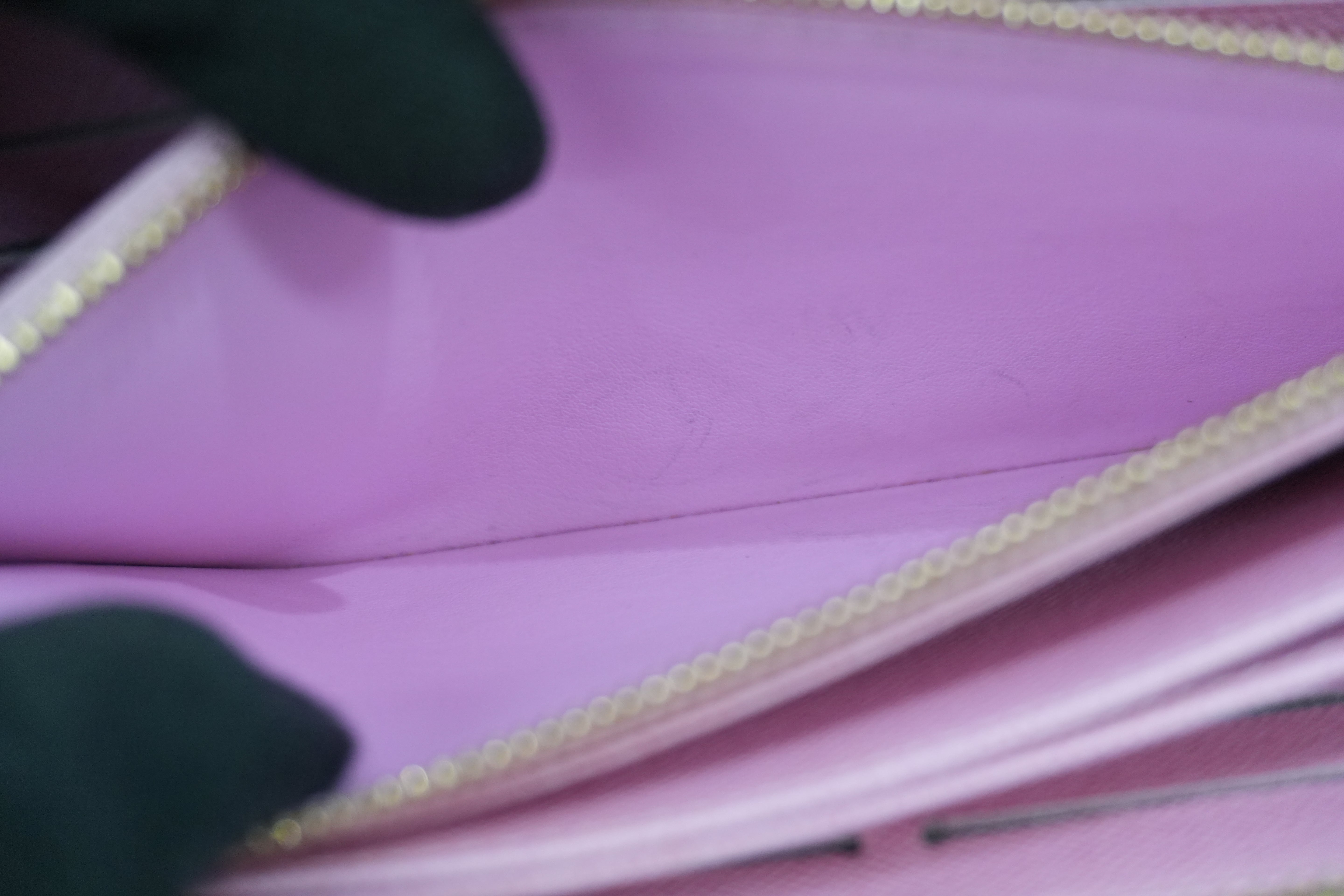 Pre-owned Louis Vuitton Monogram Multicolore Zippy Wallet White