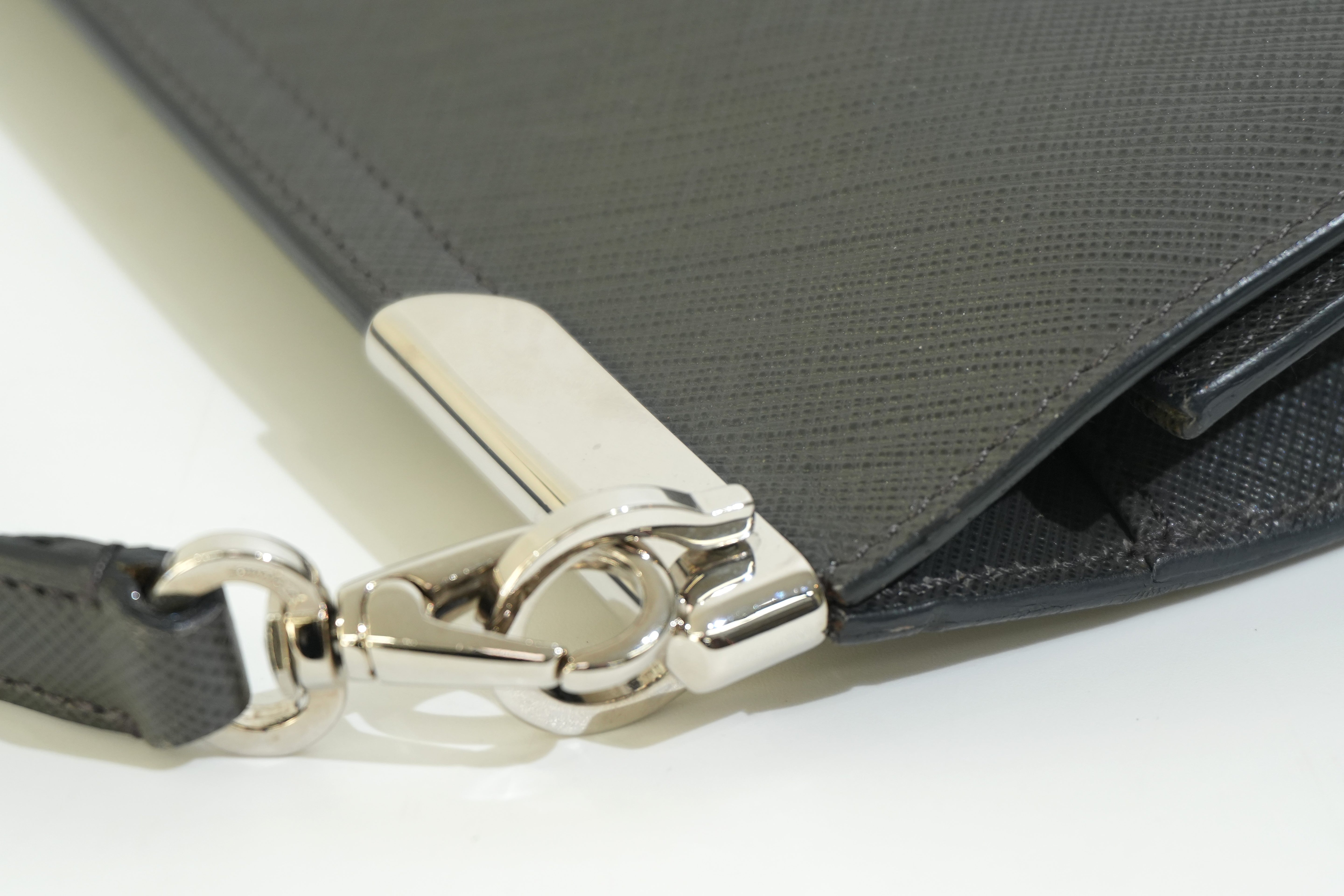 Pre-owned Ferragamo Leather Shoulder Bag Gray
