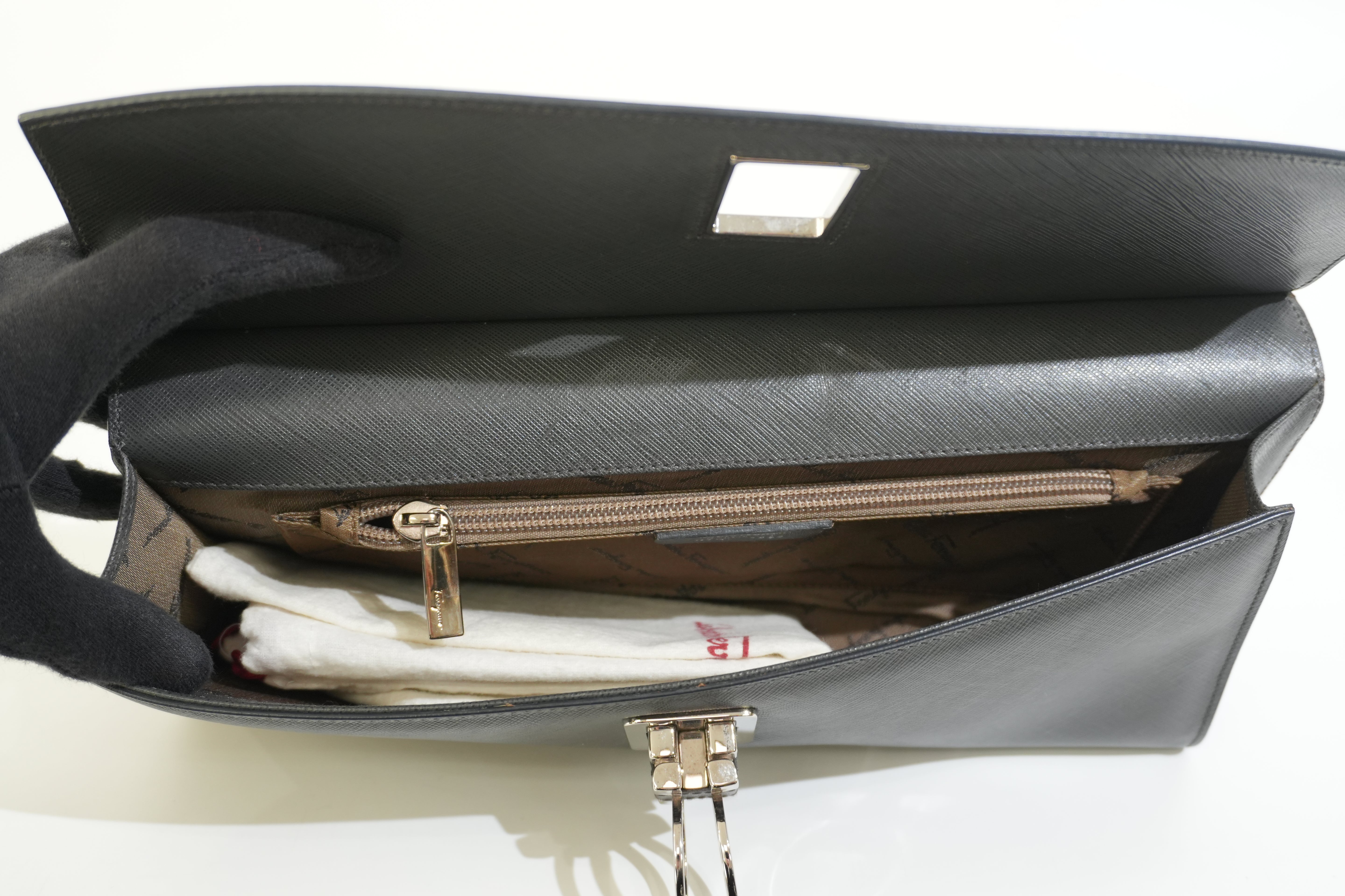 Pre-owned Ferragamo Leather Shoulder Bag Gray
