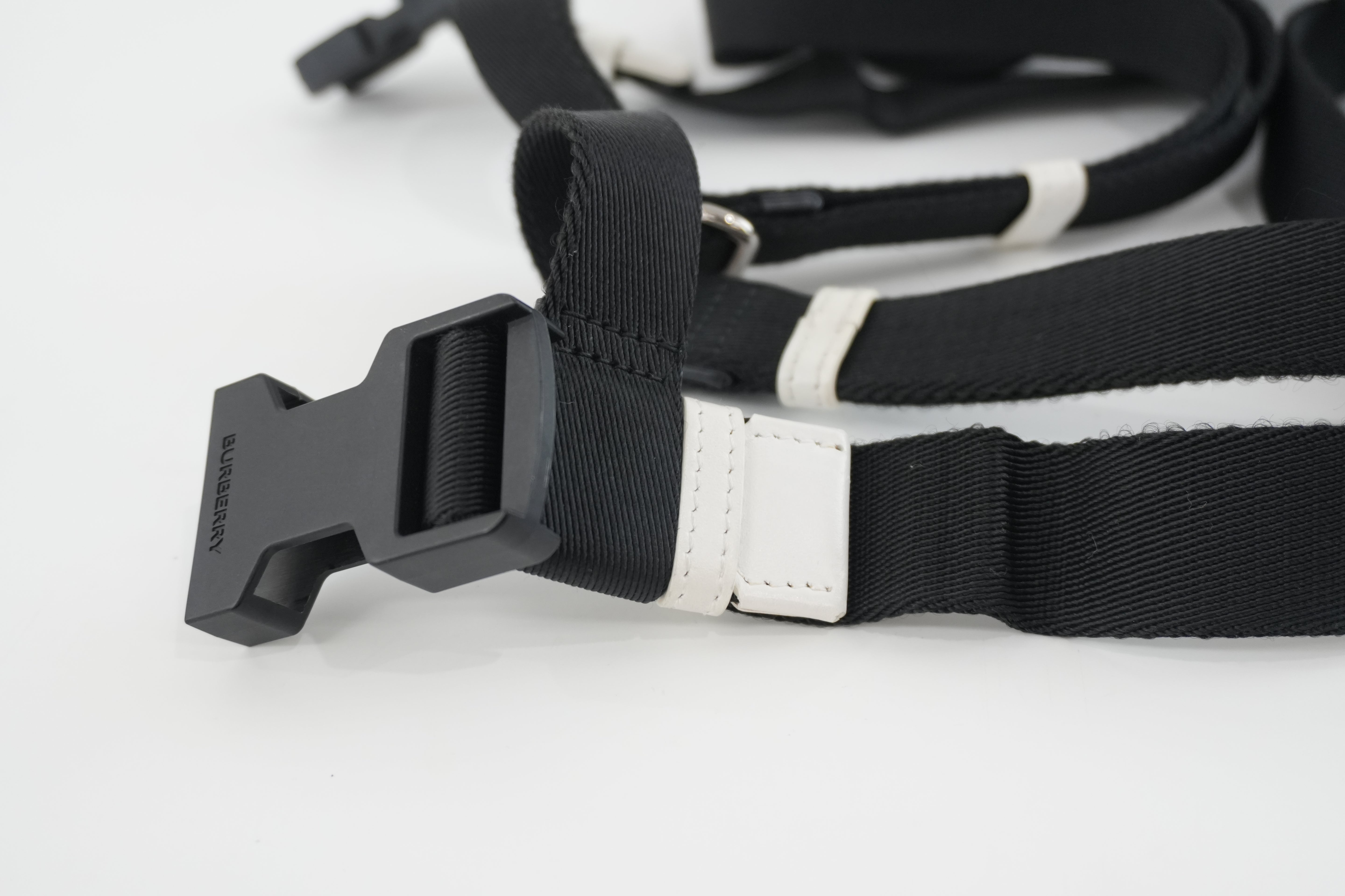 Burberry Bodybag Black Used