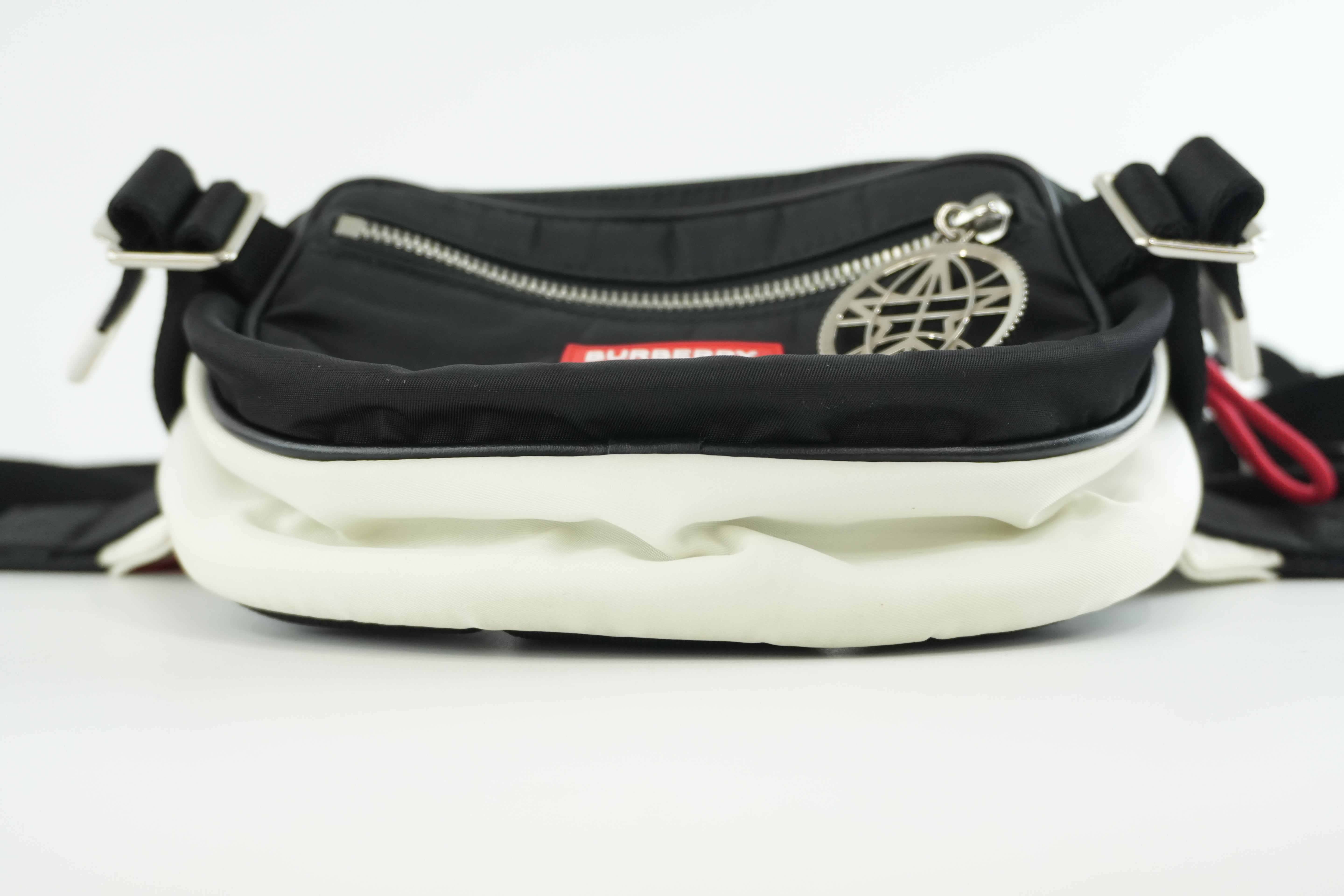 Burberry Bodybag Black Used