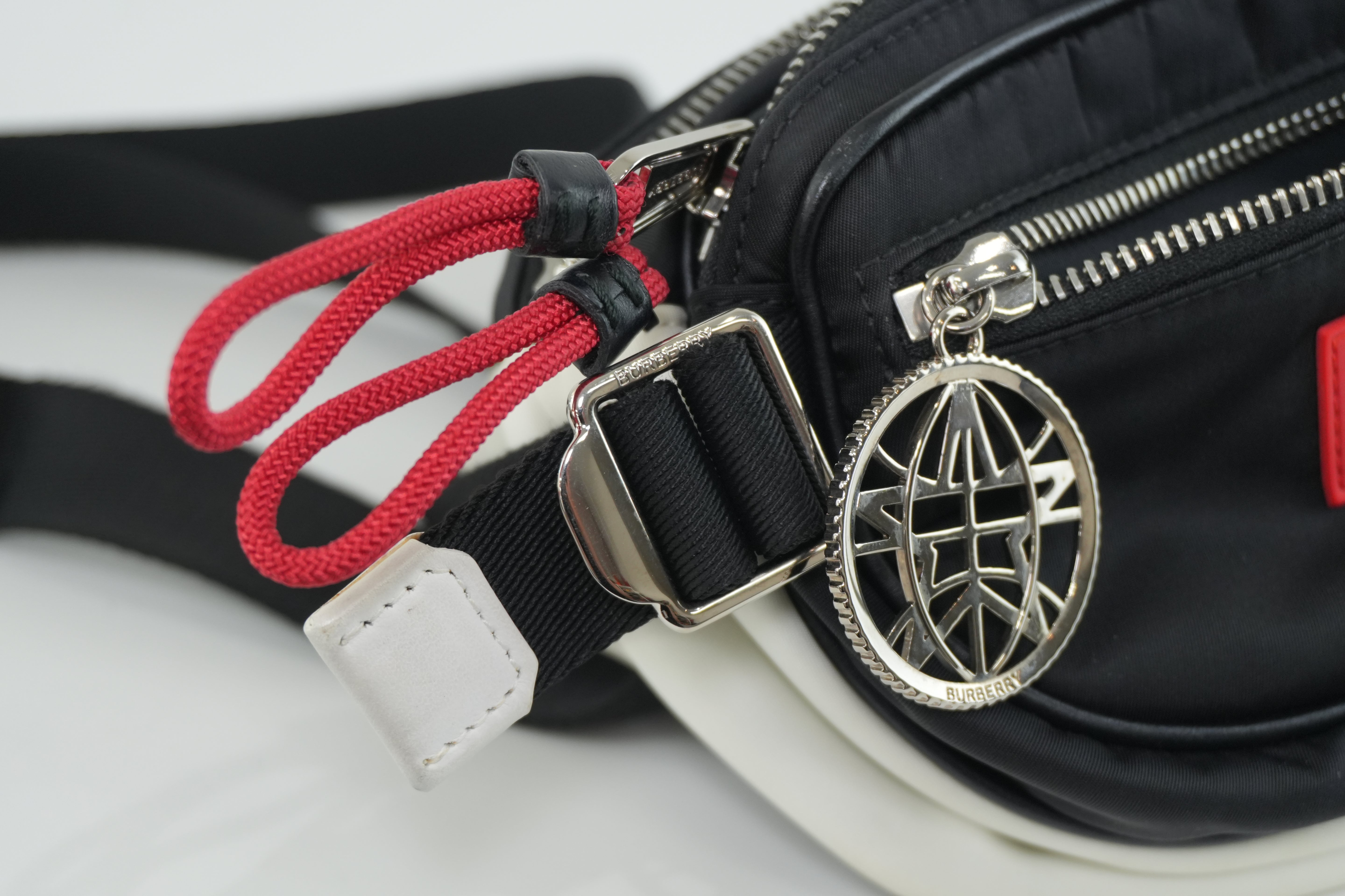 Burberry Bodybag Black Used