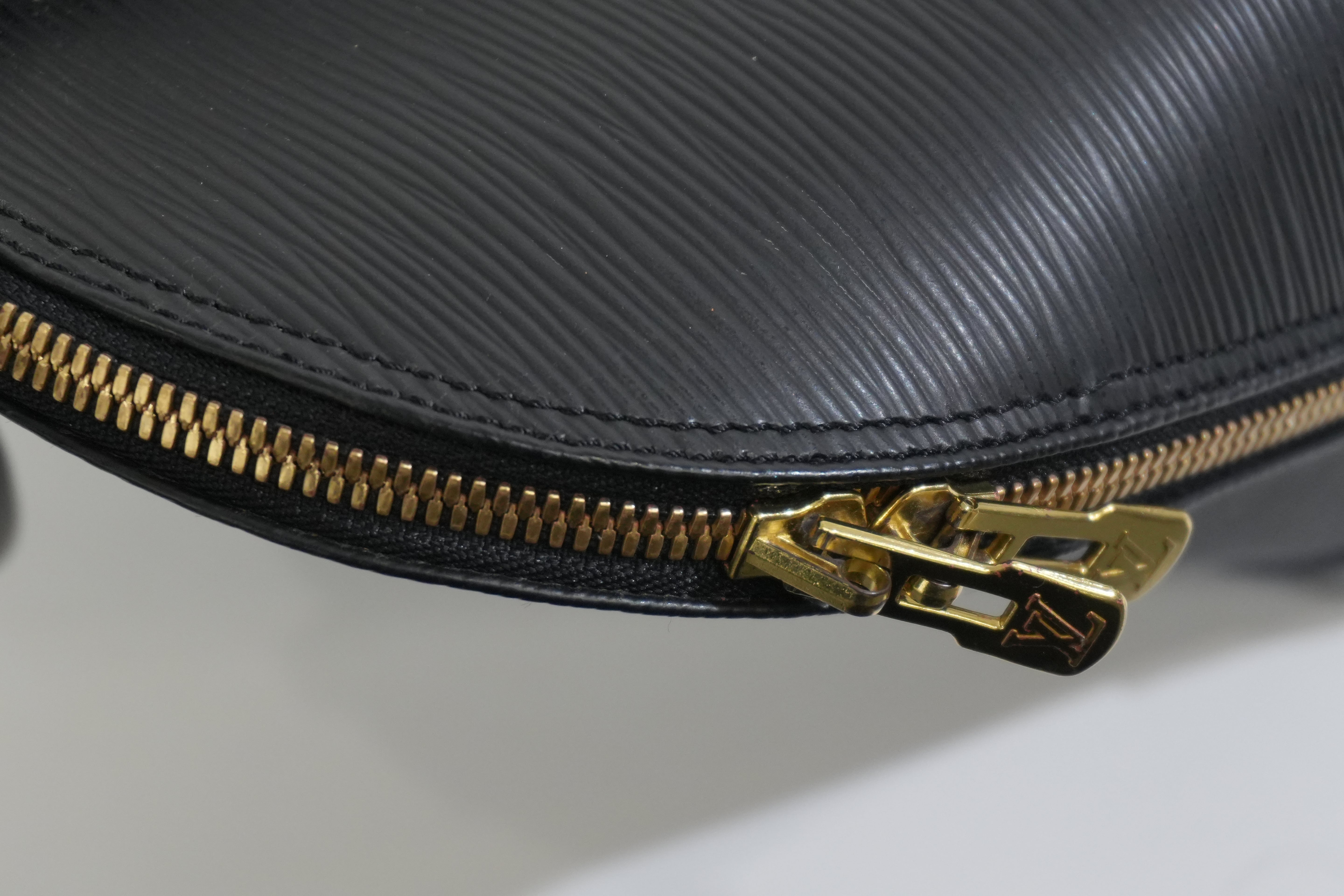 Pre-owned Louis Vuitton Alma PM Handbag Black