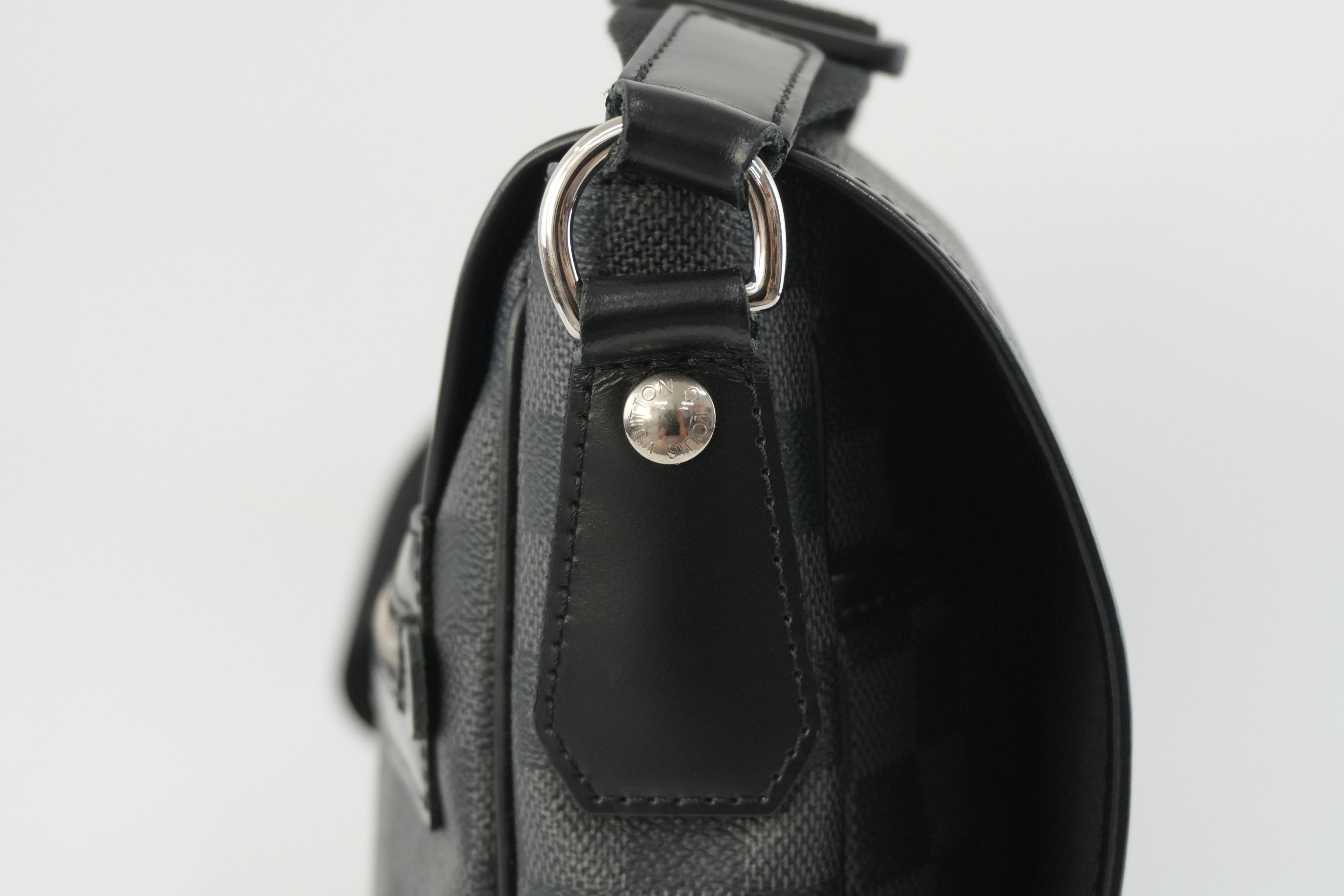 Pre-owned Louis Vuitton Damier Graphite Daniel MM Messenger Bag