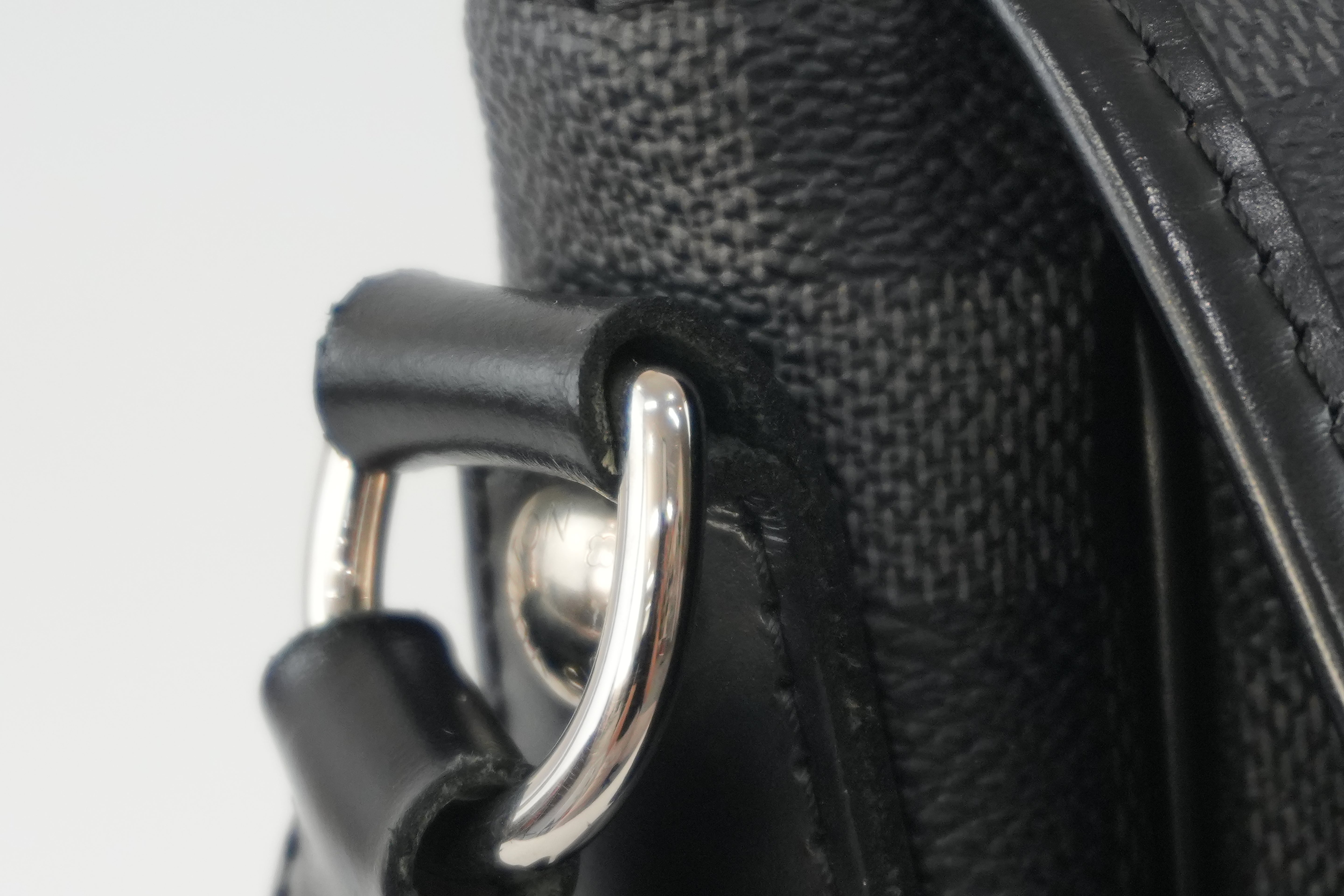 Pre-owned Louis Vuitton Damier Graphite Daniel MM Messenger Bag