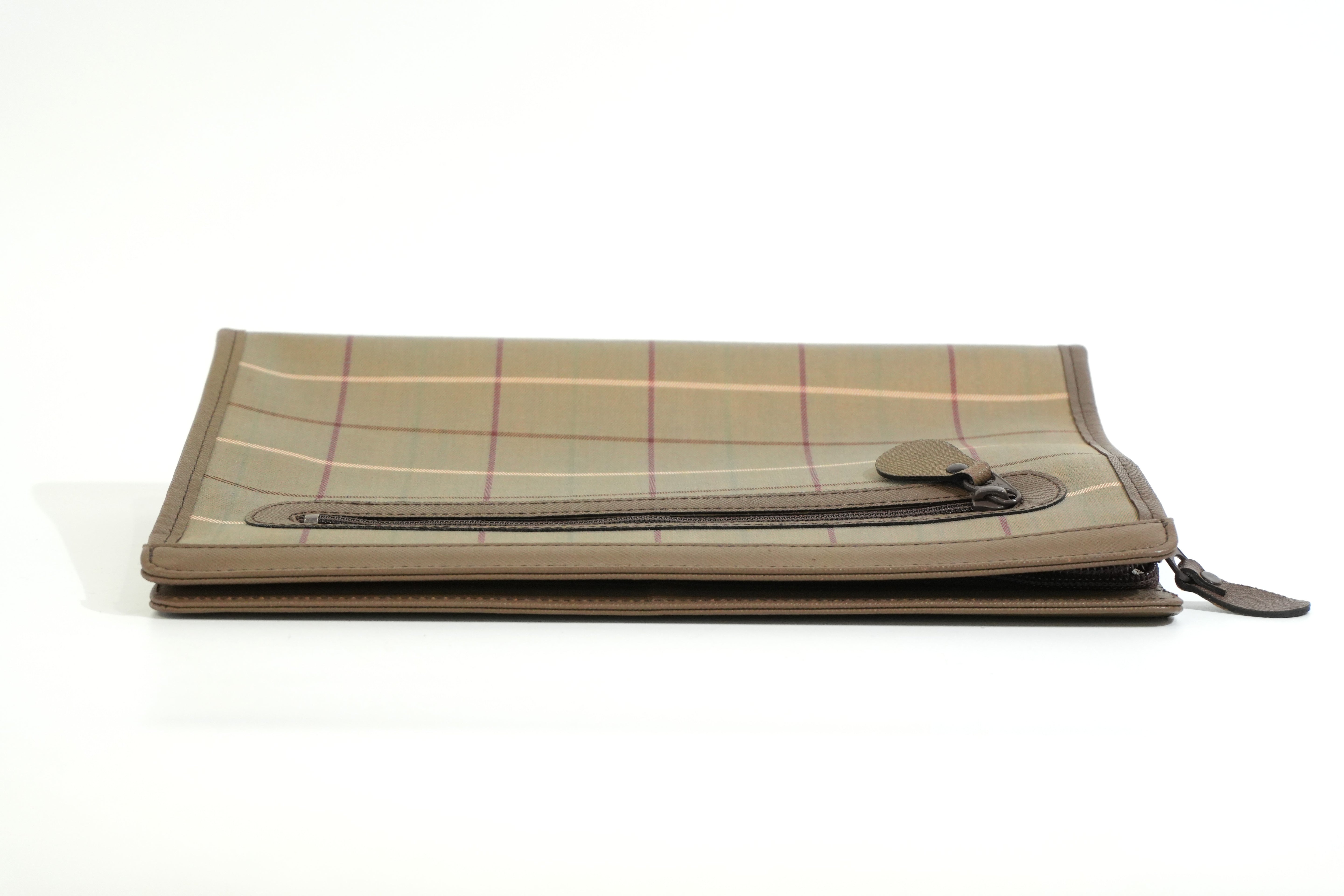 Pre-owned Burberry Nova Check Clutch Bag Green