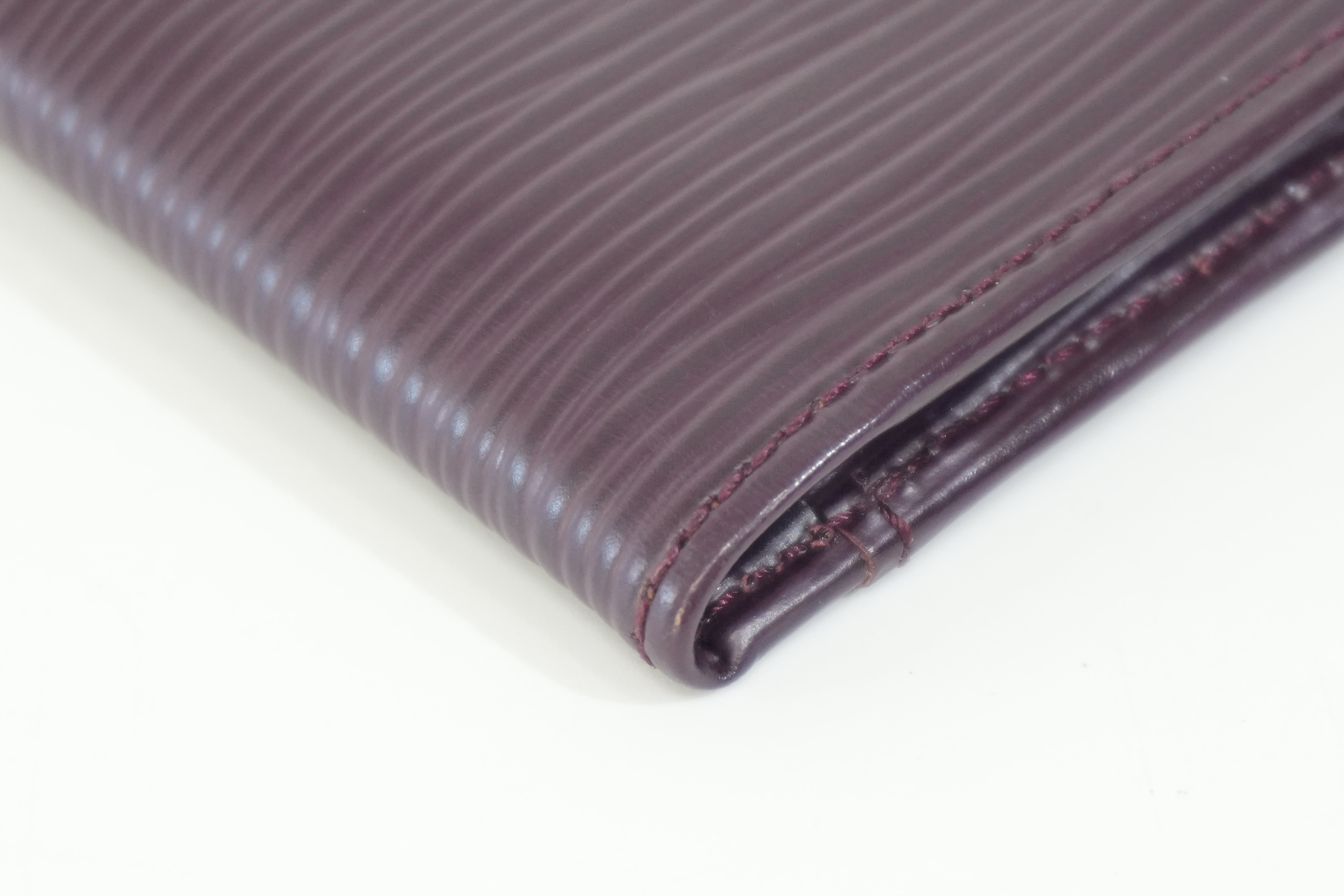 Pre-owned Louis Vuitton Epi Card Holder Purple