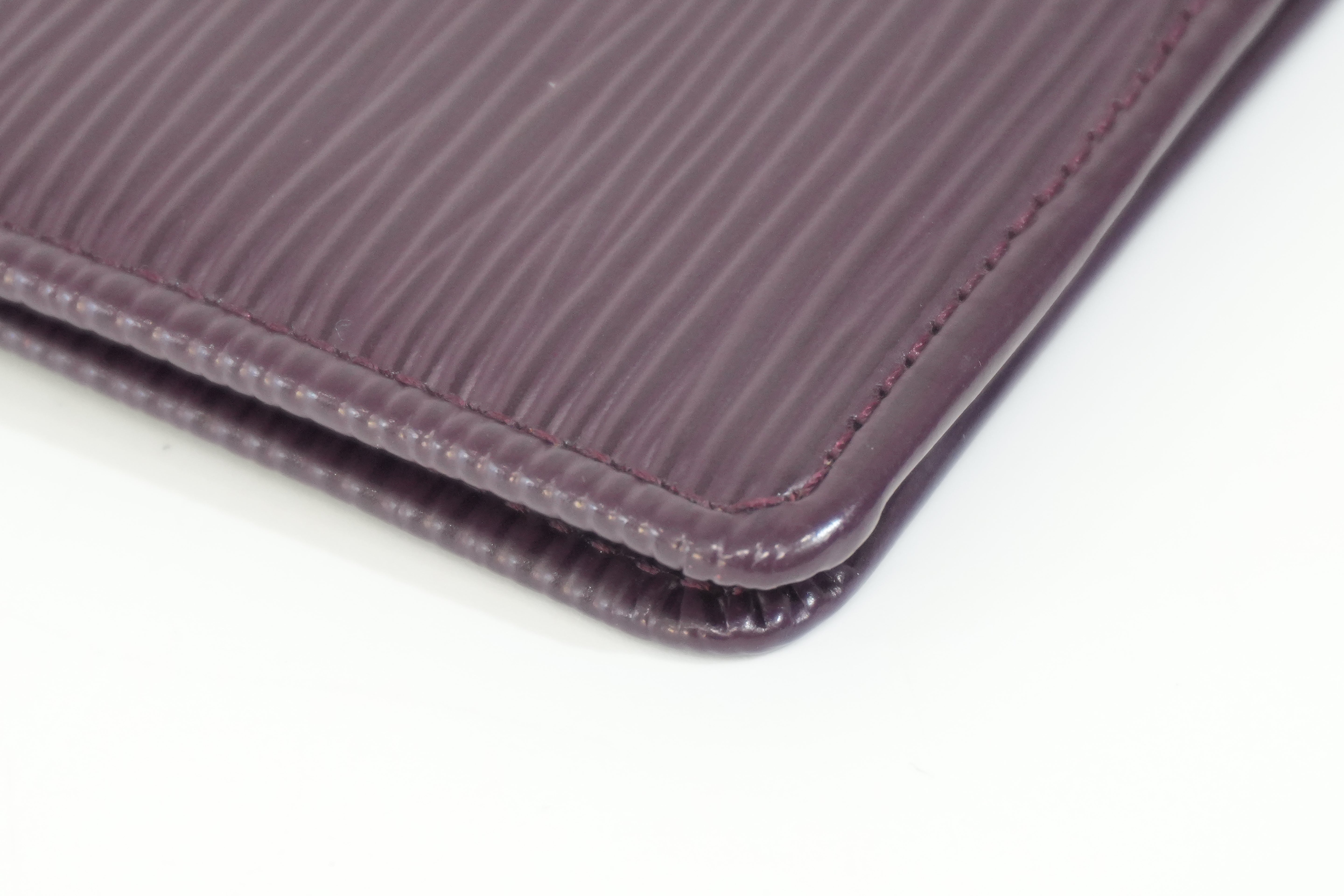 Pre-owned Louis Vuitton Epi Card Holder Purple