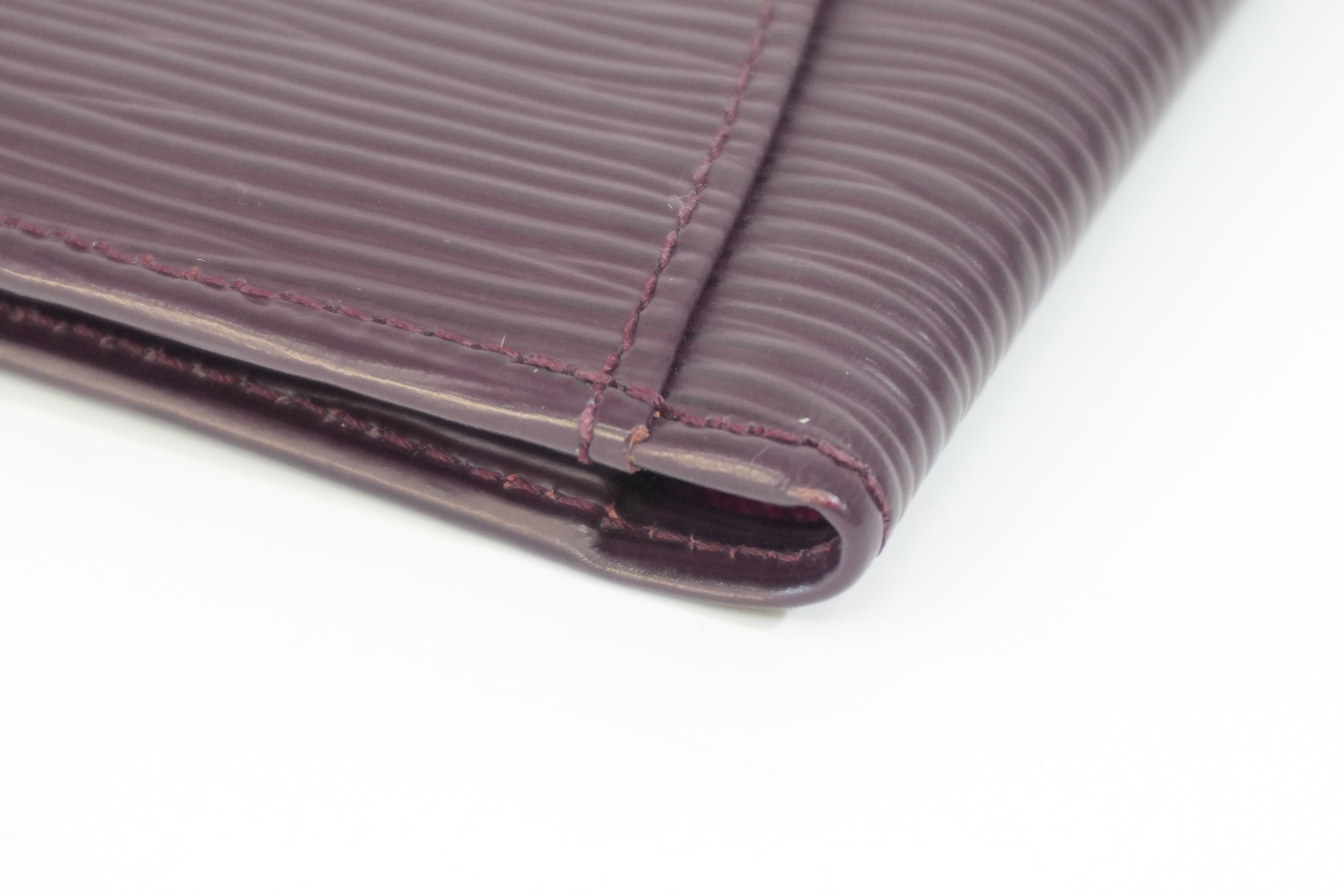 Pre-owned Louis Vuitton Epi Card Holder Purple