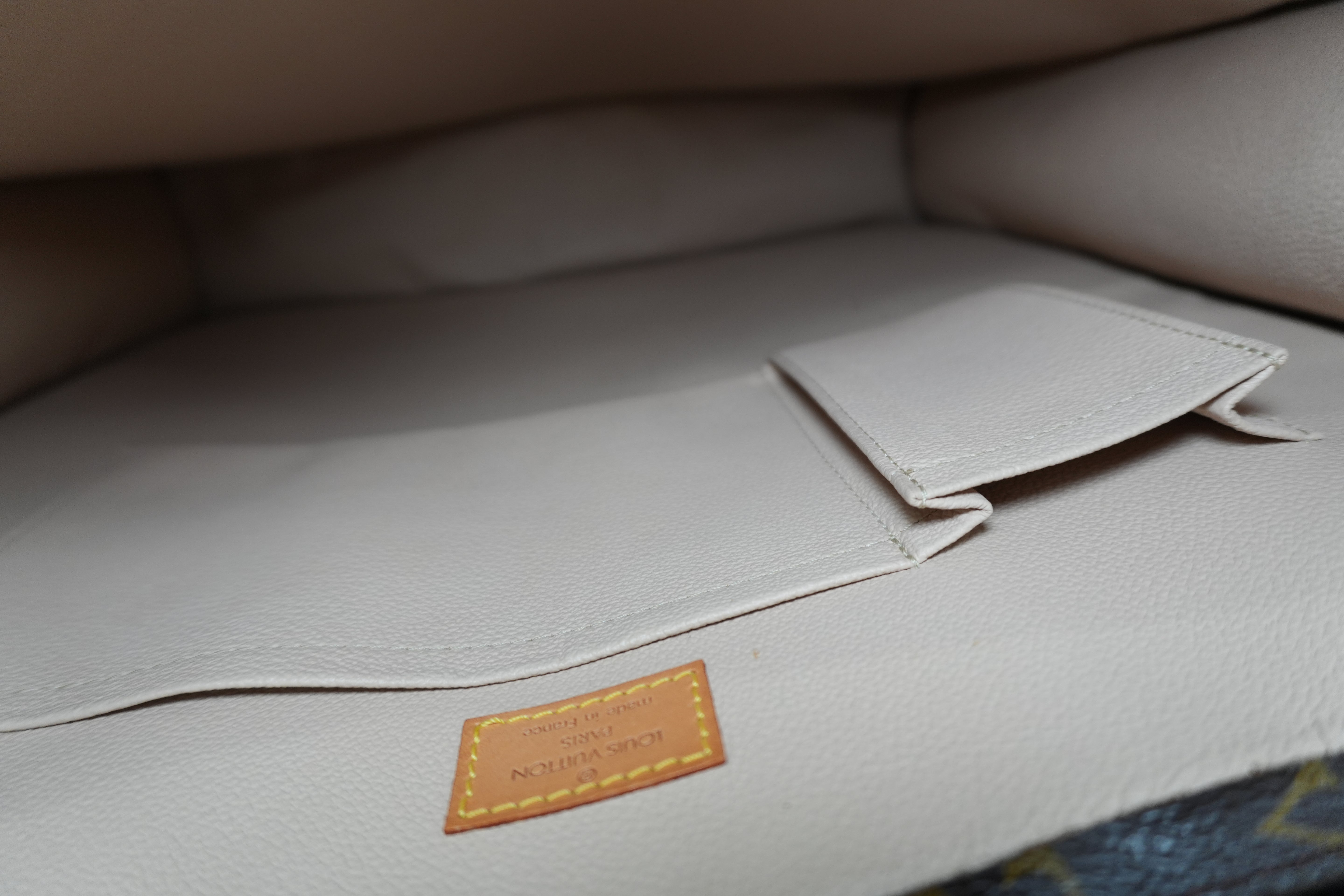 Pre-owned Louis Vuitton Monogram Sac Plat Handbag